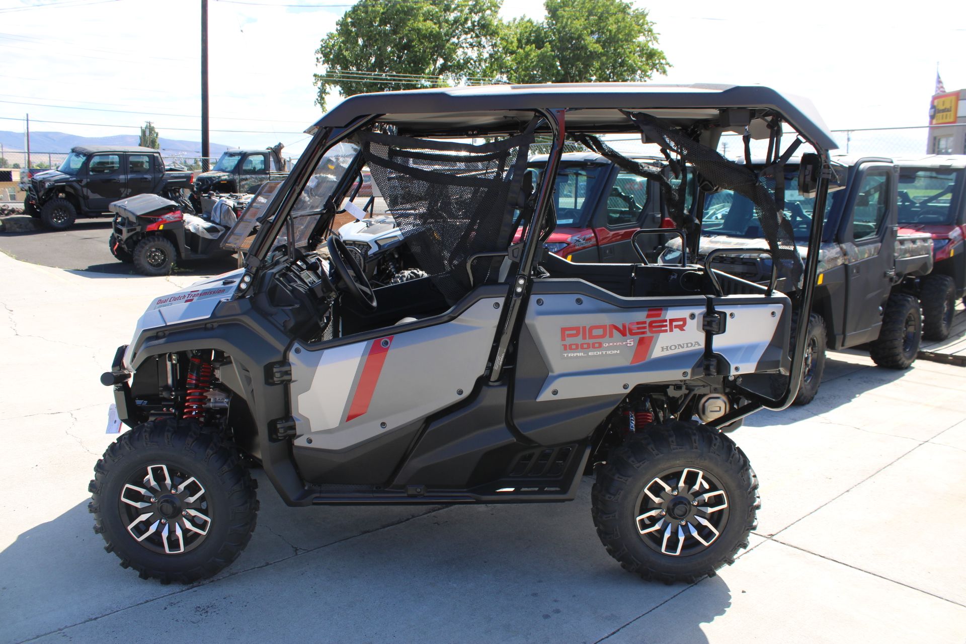 2025 Honda Pioneer 1000-5 Trail Special Edition in The Dalles, Oregon - Photo 4