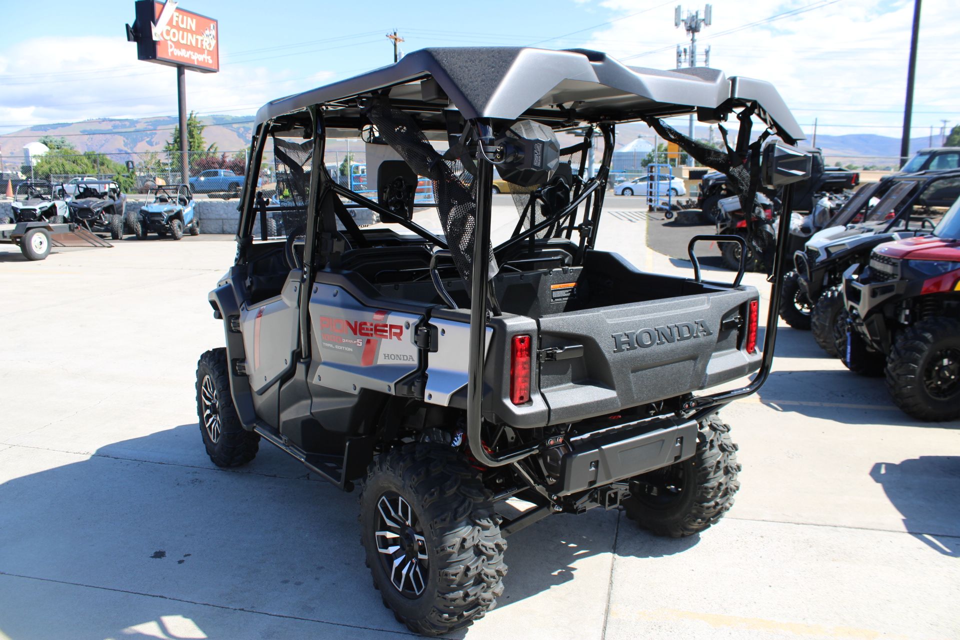 2025 Honda Pioneer 1000-5 Trail Special Edition in The Dalles, Oregon - Photo 8
