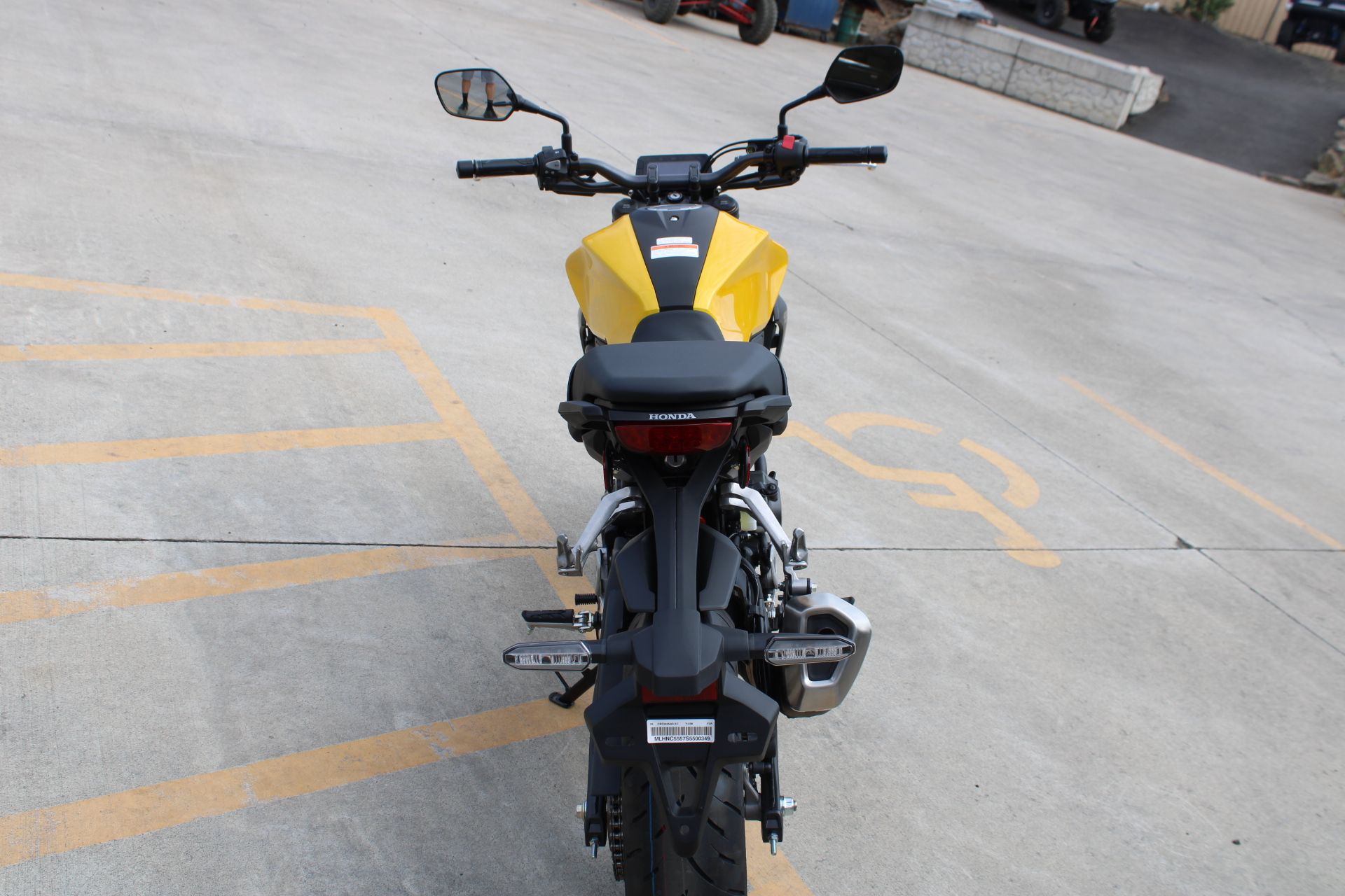2025 Honda CB300R ABS in The Dalles, Oregon - Photo 6
