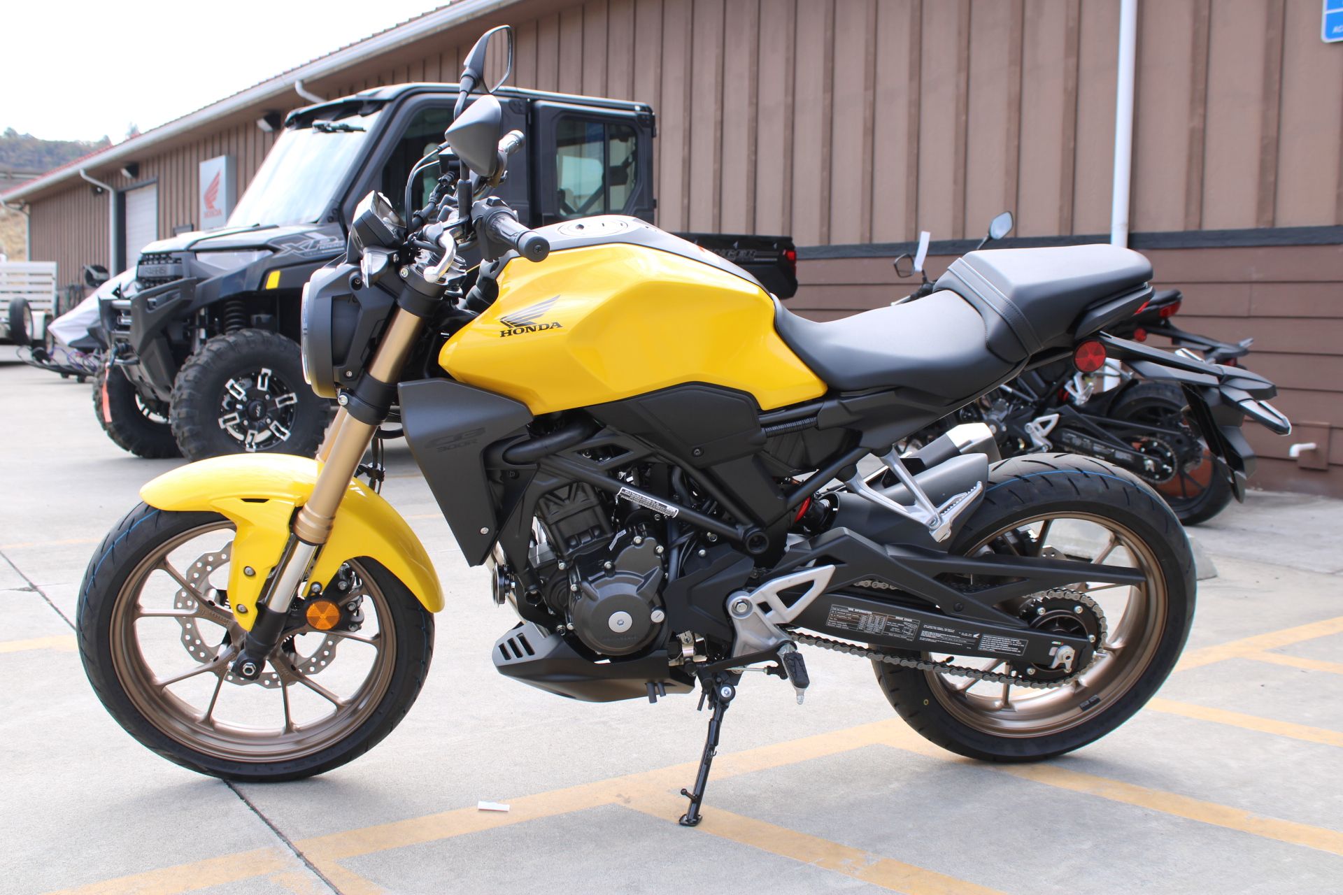 2025 Honda CB300R ABS in The Dalles, Oregon - Photo 7