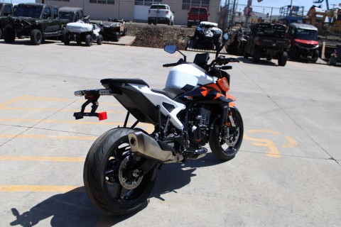 2027 KTM 990 Duke in The Dalles, Oregon - Photo 5