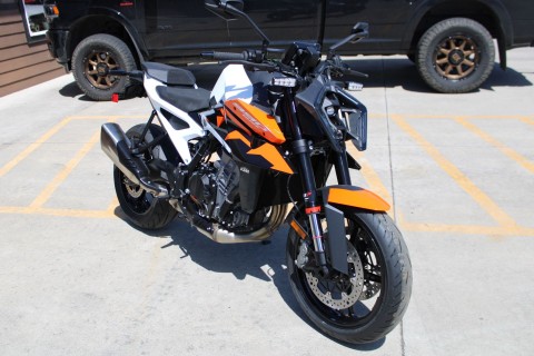 2027 KTM 990 Duke in The Dalles, Oregon - Photo 1