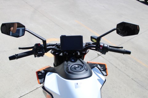 2027 KTM 990 Duke in The Dalles, Oregon - Photo 10