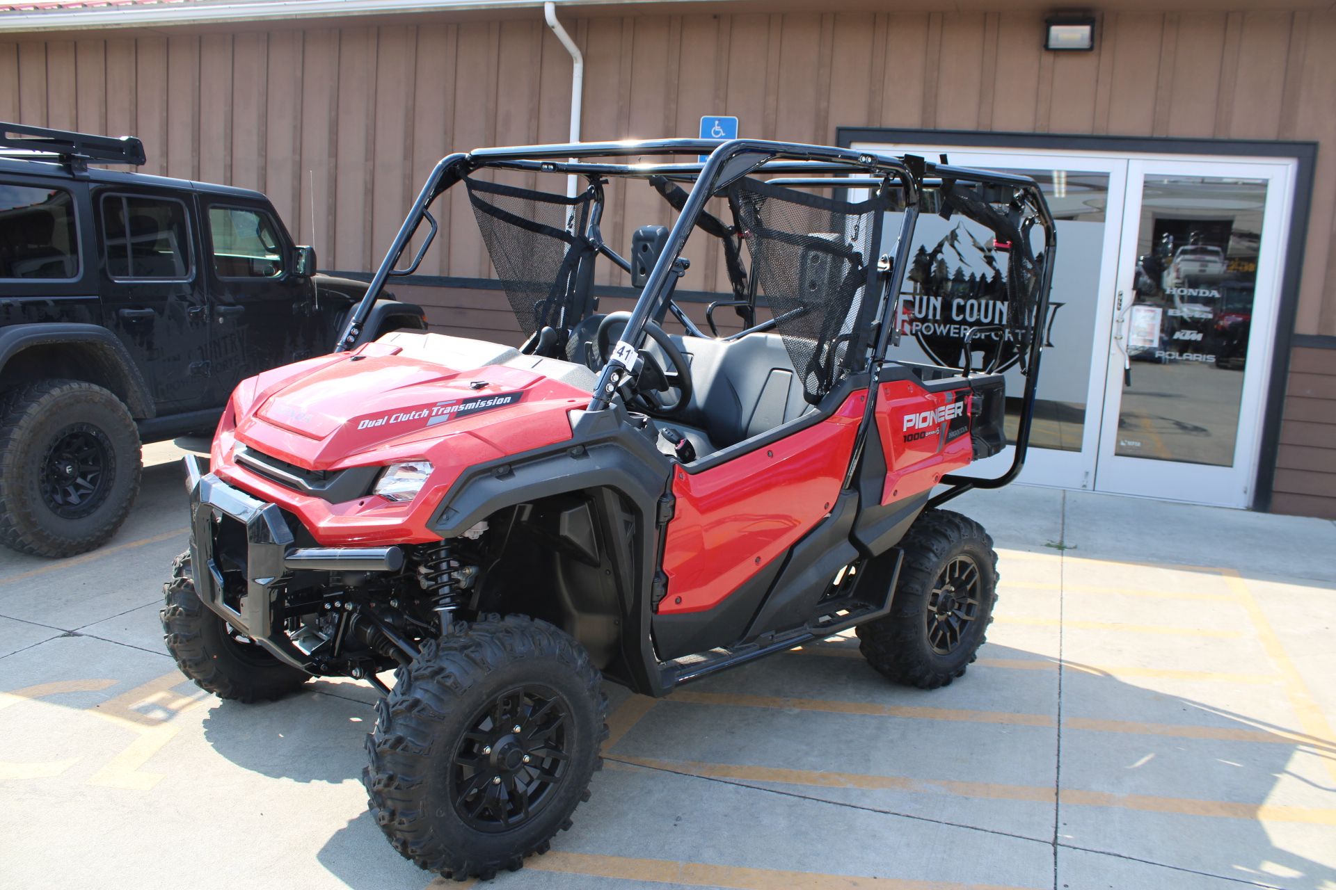 2025 Honda Pioneer 1000-5 Deluxe in The Dalles, Oregon - Photo 3