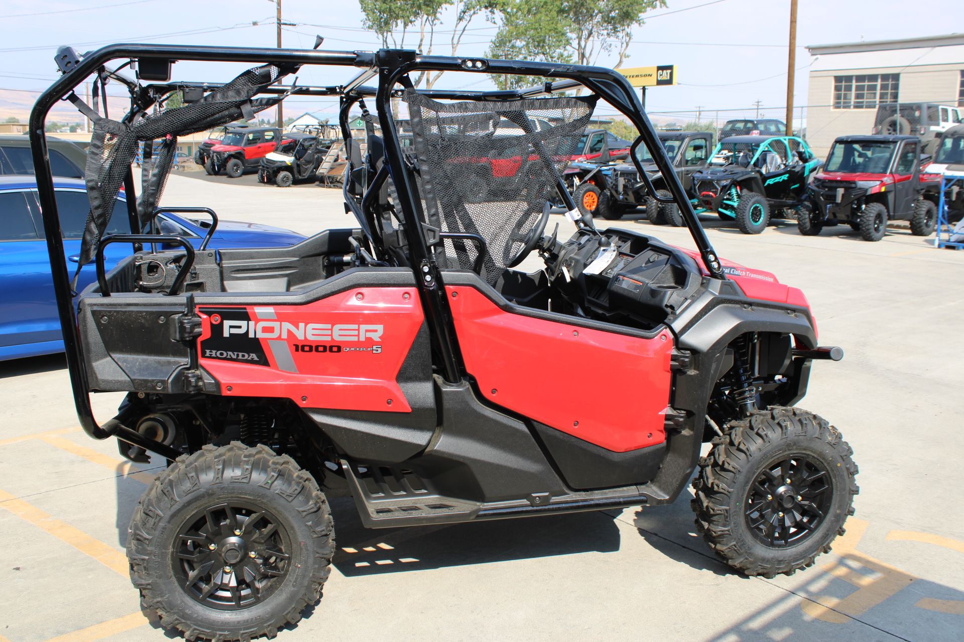 2025 Honda Pioneer 1000-5 Deluxe in The Dalles, Oregon - Photo 4