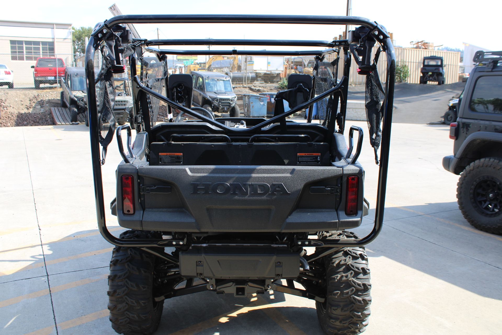 2025 Honda Pioneer 1000-5 Deluxe in The Dalles, Oregon - Photo 8