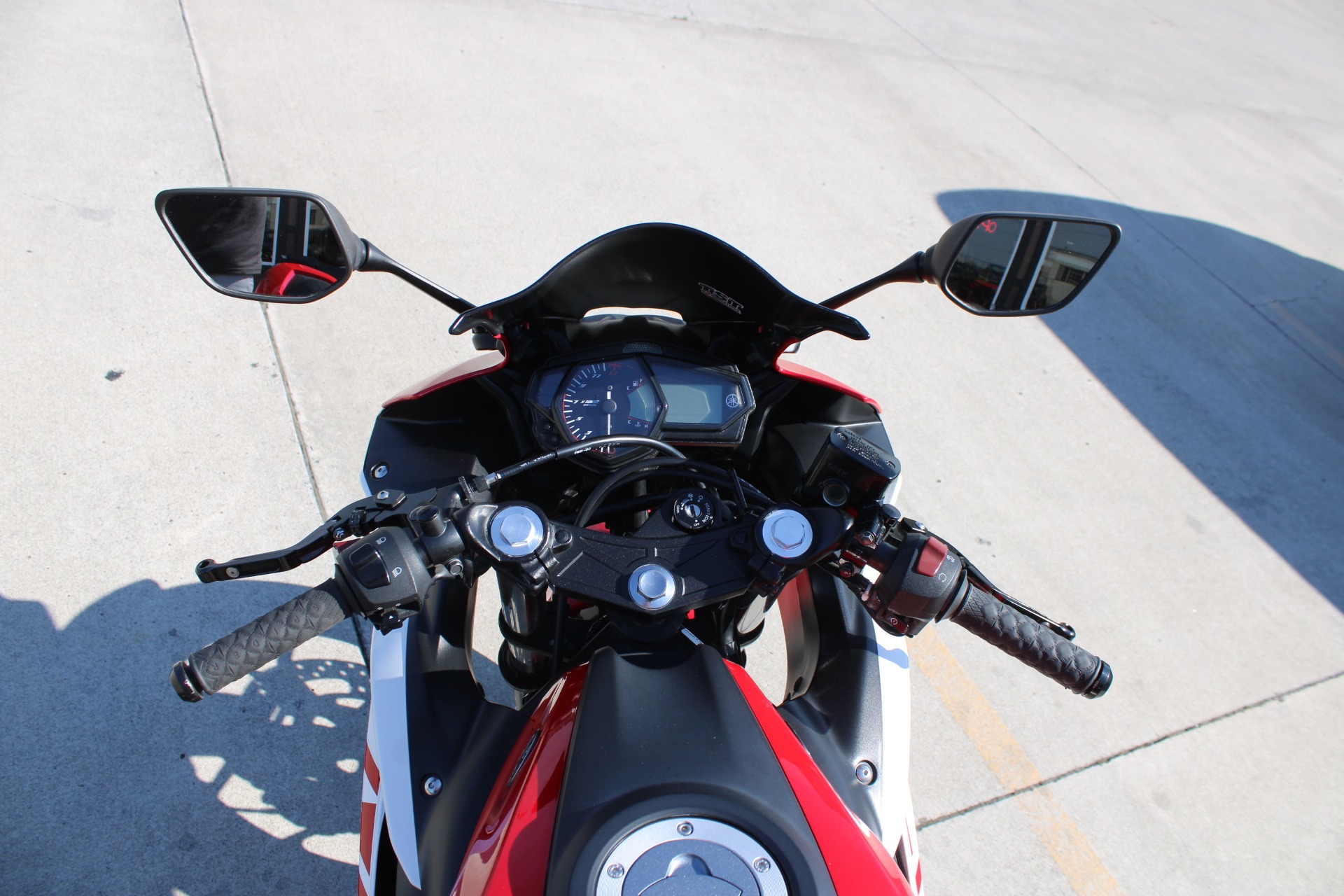 2015 Yamaha YZF-R3 8