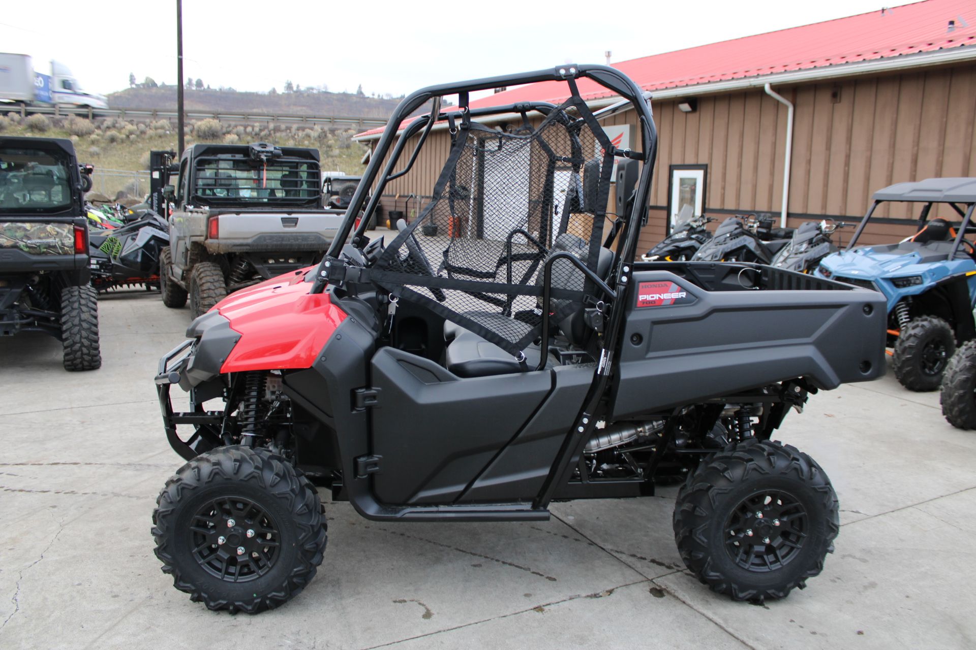 2026 Honda Pioneer 700 Deluxe in The Dalles, Oregon - Photo 7