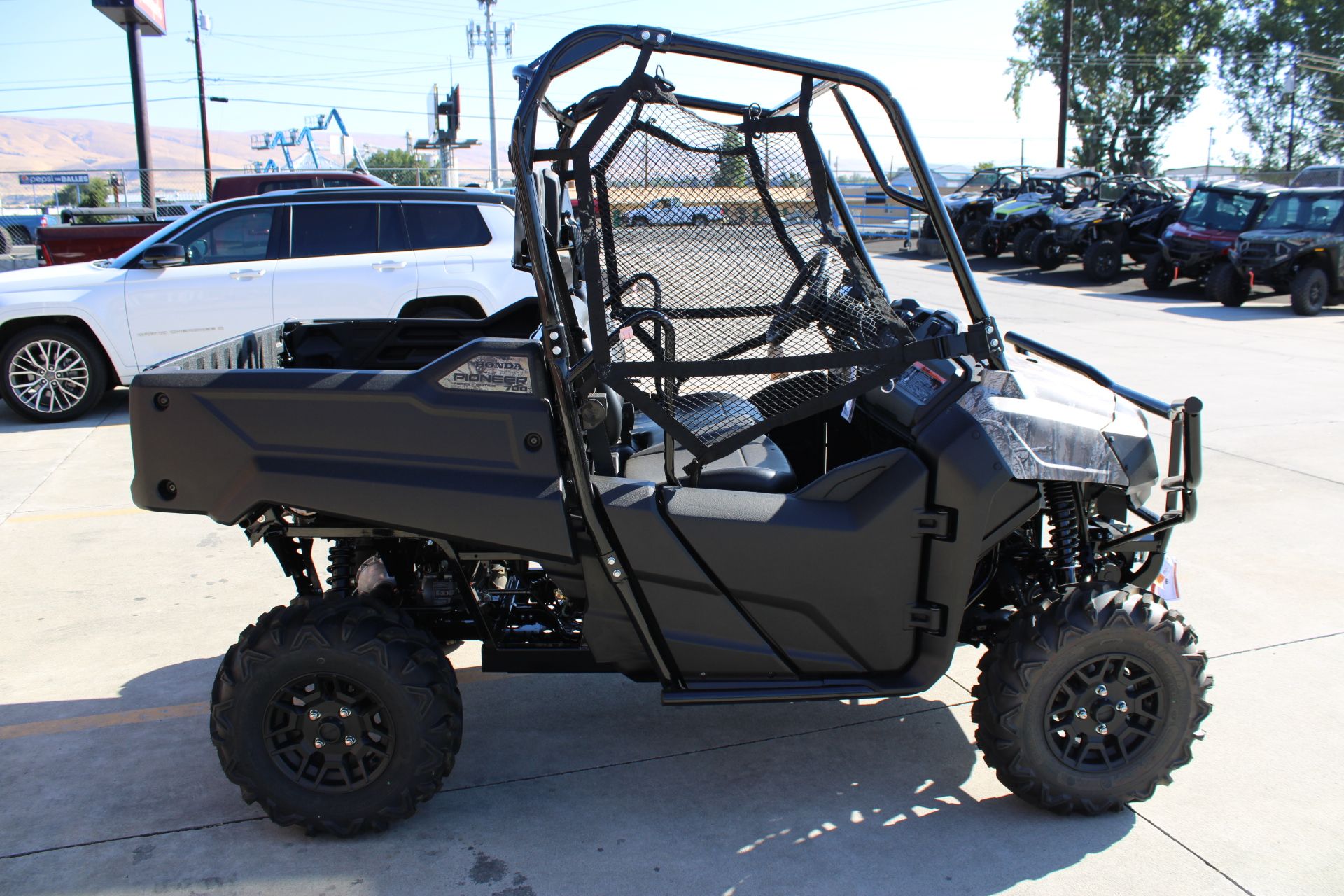 2025 Honda Pioneer 700 Forest in The Dalles, Oregon - Photo 4