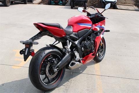 2025 Honda CBR650R E-Clutch in The Dalles, Oregon - Photo 4