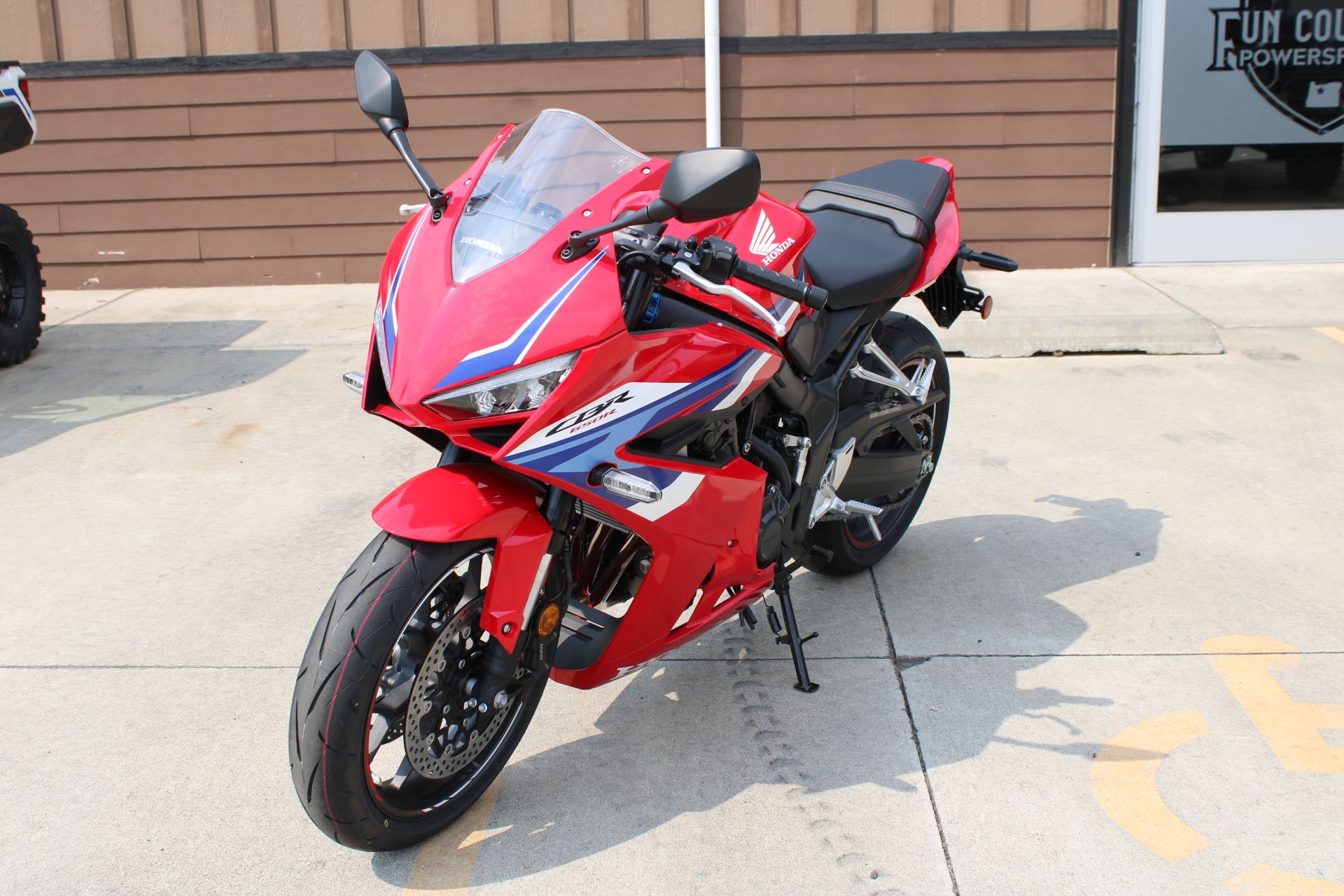 2025 Honda CBR650R E-Clutch in The Dalles, Oregon - Photo 3