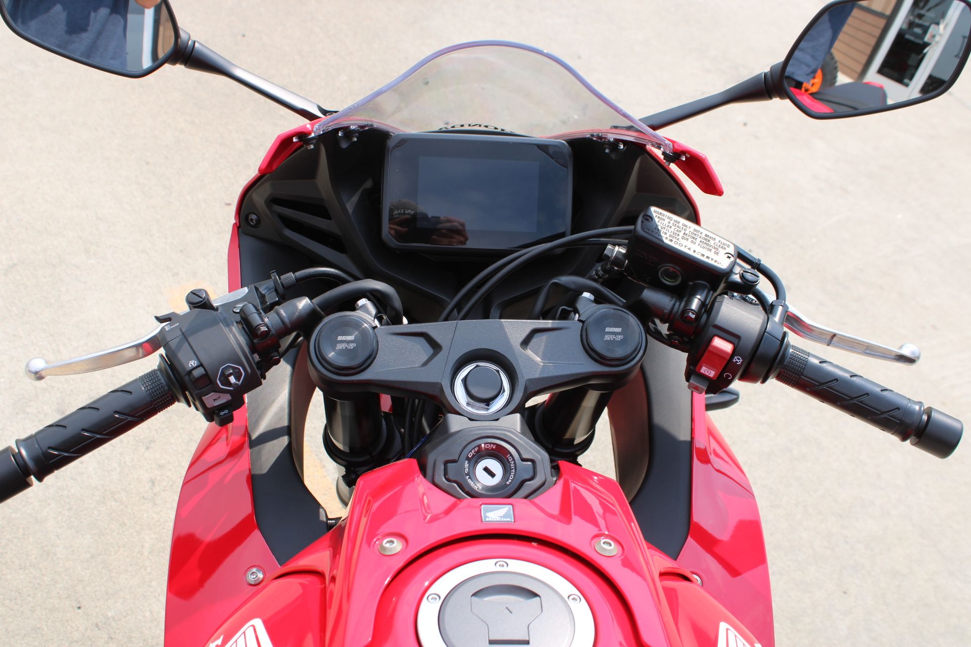 2025 Honda CBR650R E-Clutch in The Dalles, Oregon - Photo 8