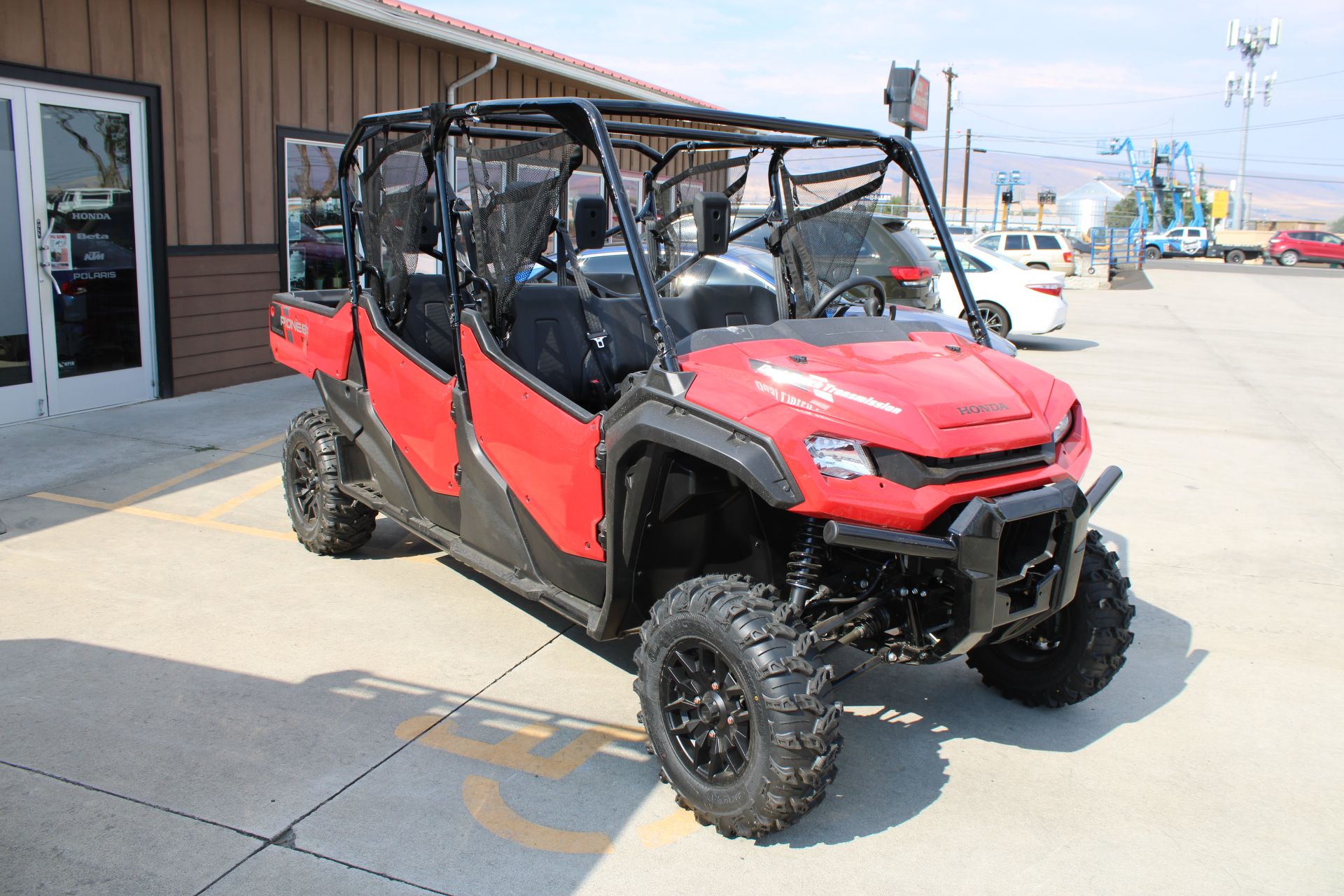 2025 Honda Pioneer 1000-6 Deluxe Crew in The Dalles, Oregon - Photo 1