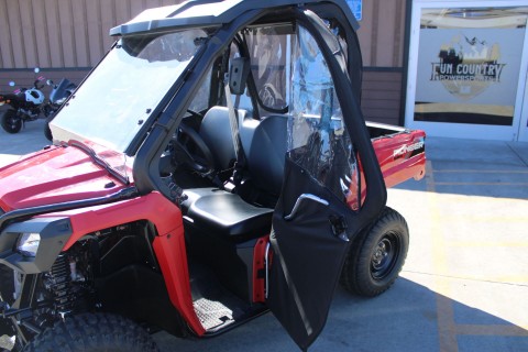 2025 Honda Pioneer 520 in The Dalles, Oregon - Photo 10