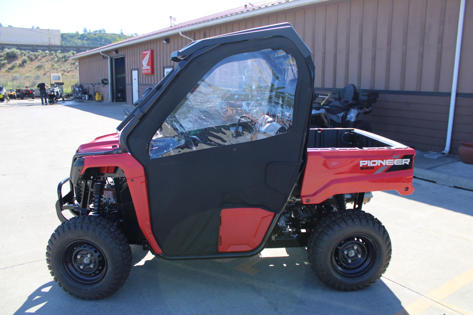 2025 Honda Pioneer 520 in The Dalles, Oregon - Photo 8