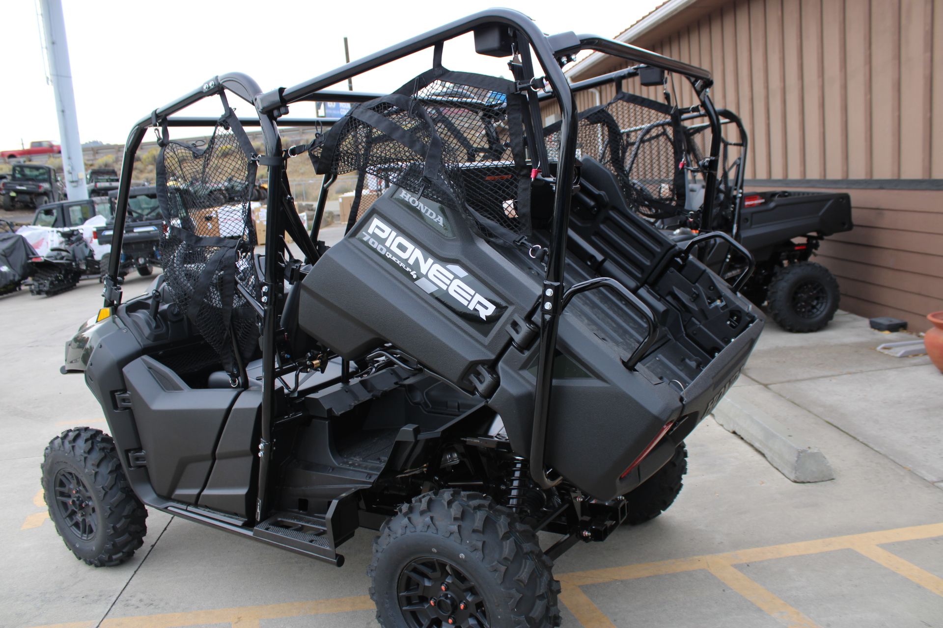 2026 Honda Pioneer 700-4 Deluxe in The Dalles, Oregon - Photo 8