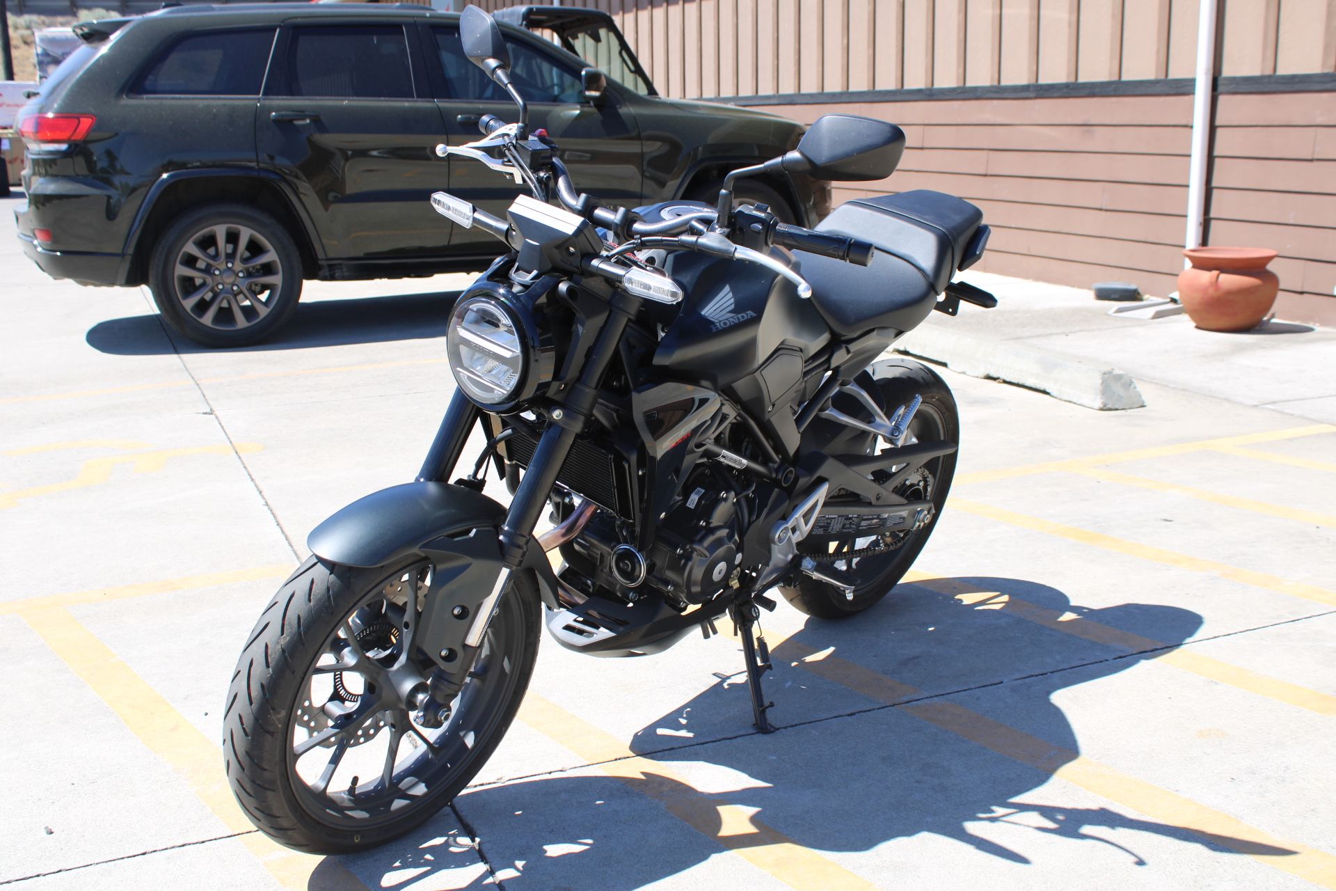 2025 Honda CB300R ABS in The Dalles, Oregon - Photo 3