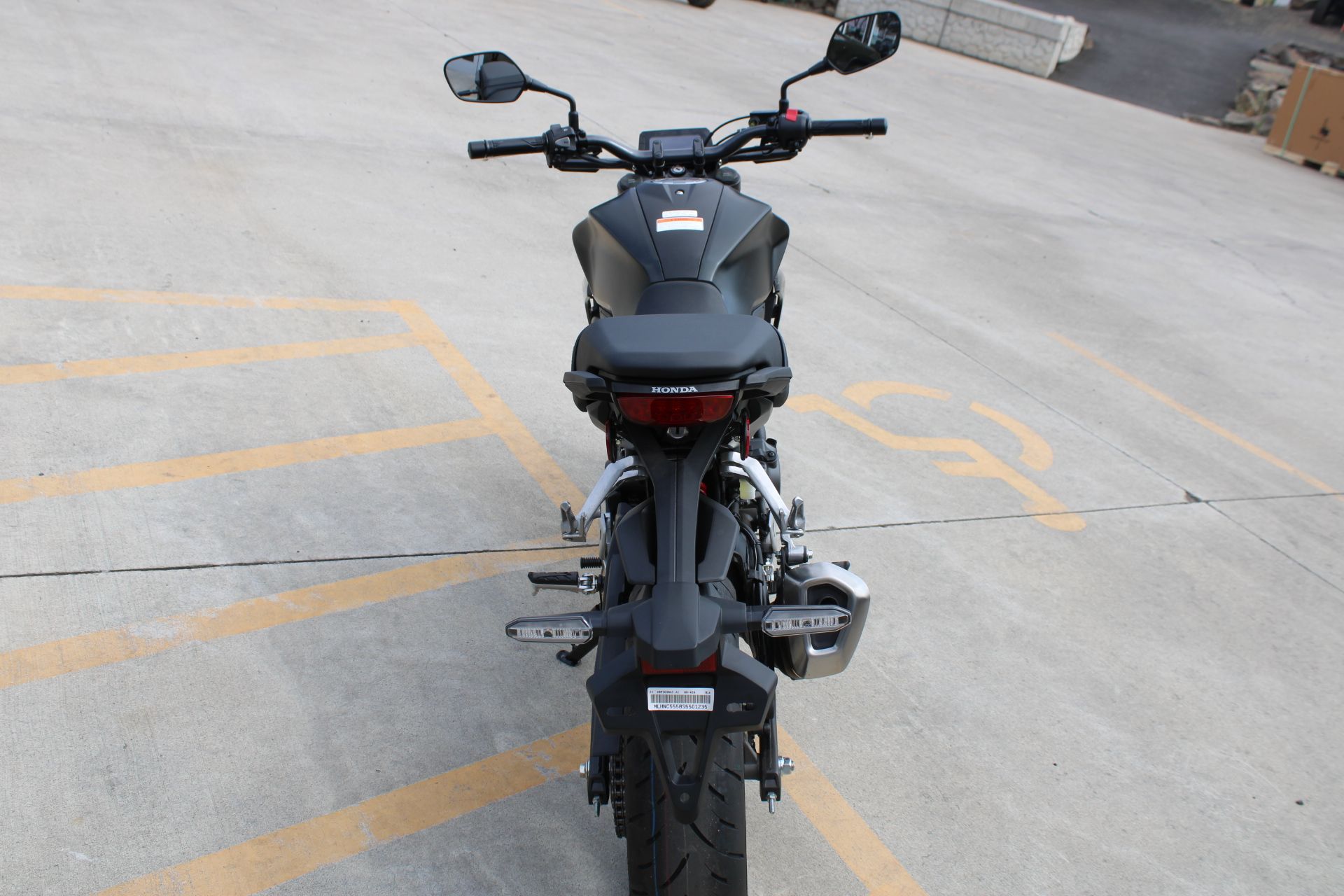 2025 Honda CB300R ABS in The Dalles, Oregon - Photo 6