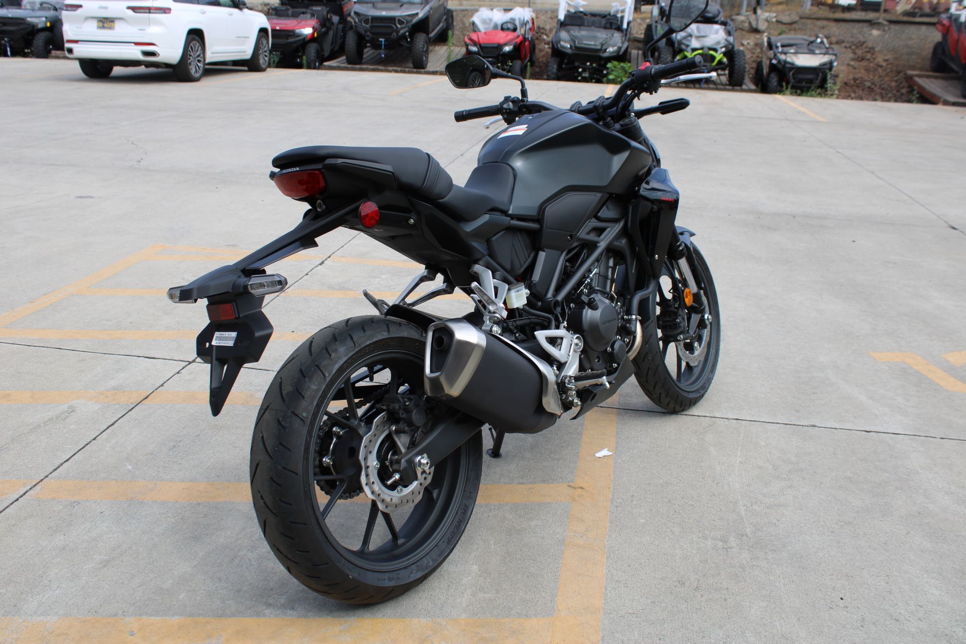 2025 Honda CB300R ABS in The Dalles, Oregon - Photo 7