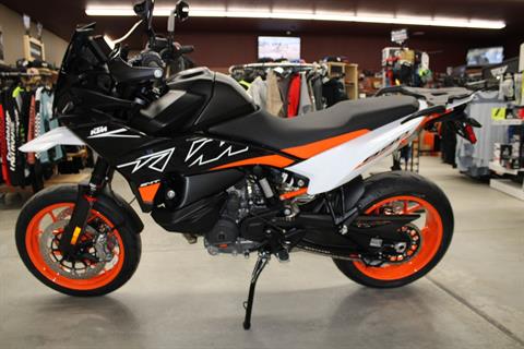 2024 KTM 890 SMT in The Dalles, Oregon - Photo 4