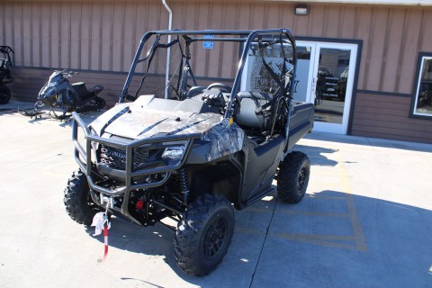 2026 Honda Pioneer 700 Forest in The Dalles, Oregon - Photo 3