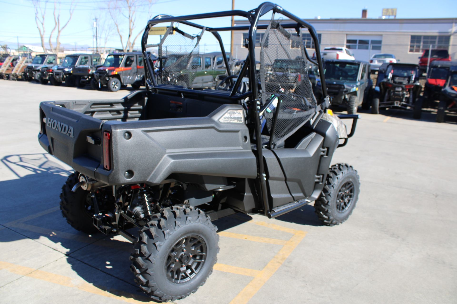 2026 Honda Pioneer 700 Forest in The Dalles, Oregon - Photo 5