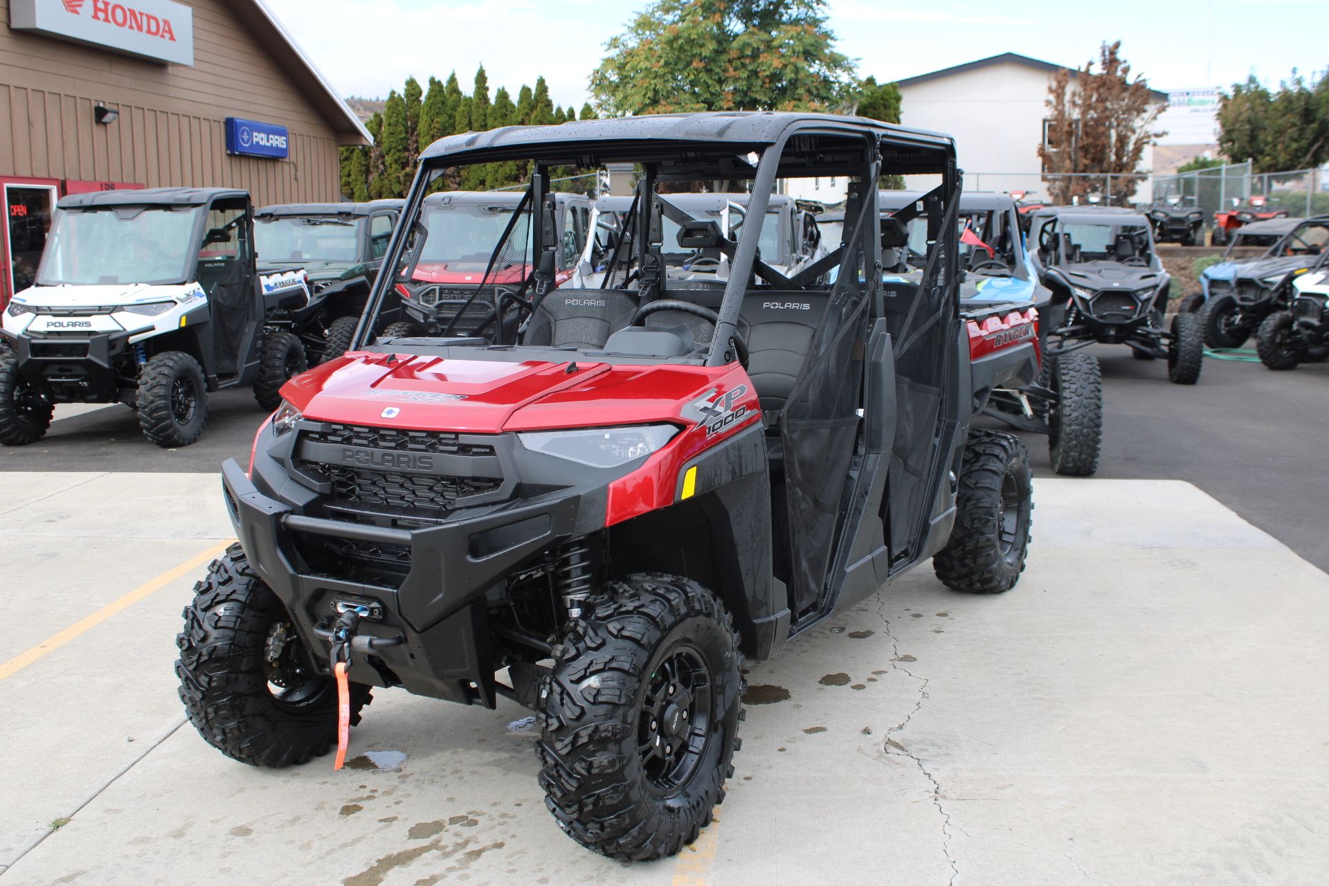 2025 Polaris Ranger Crew XP 1000 Premium in The Dalles, Oregon - Photo 3