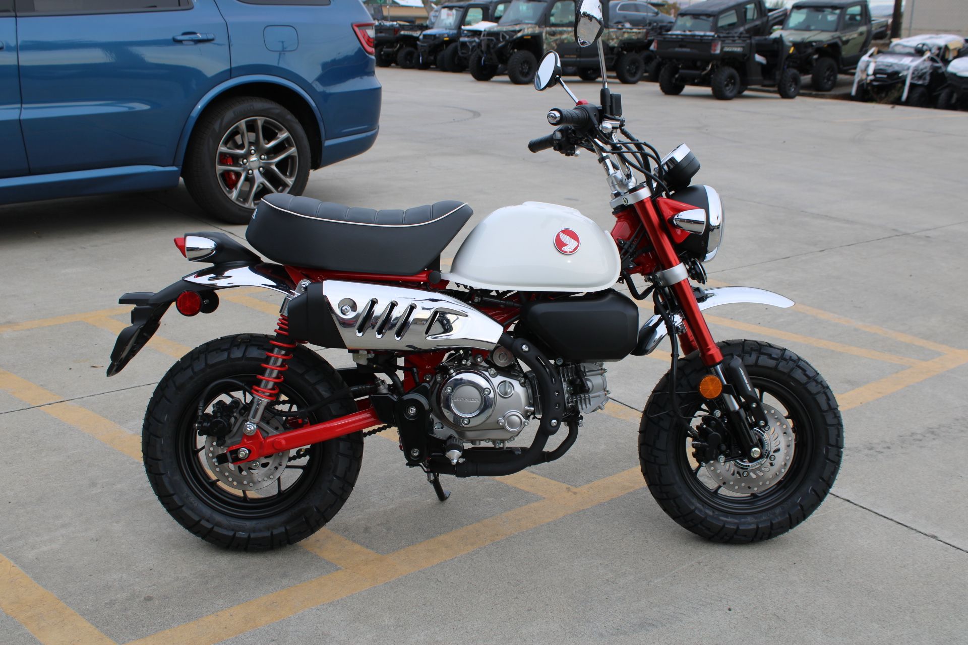 2025 Honda Monkey ABS in The Dalles, Oregon - Photo 4