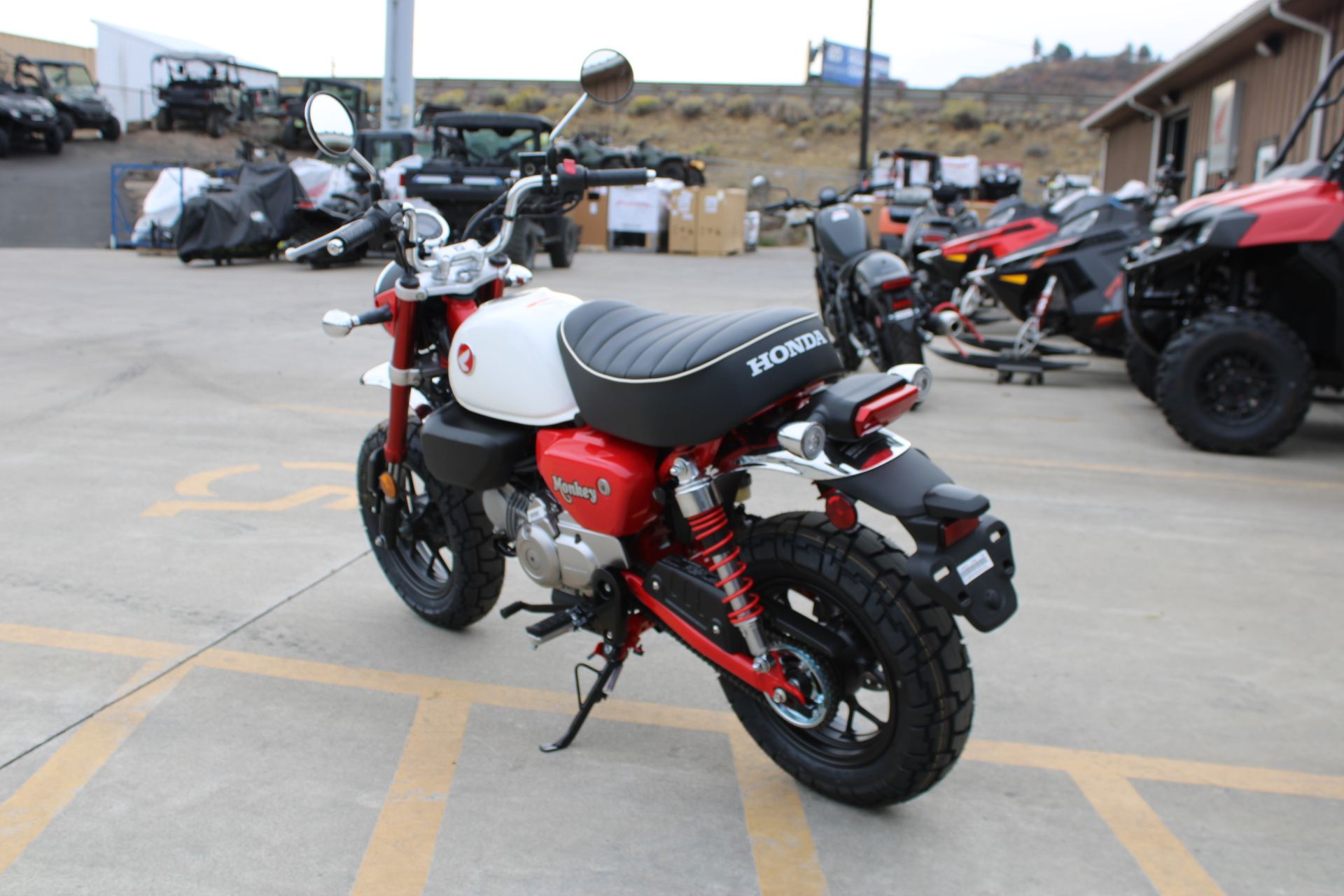 2025 Honda Monkey ABS in The Dalles, Oregon - Photo 6