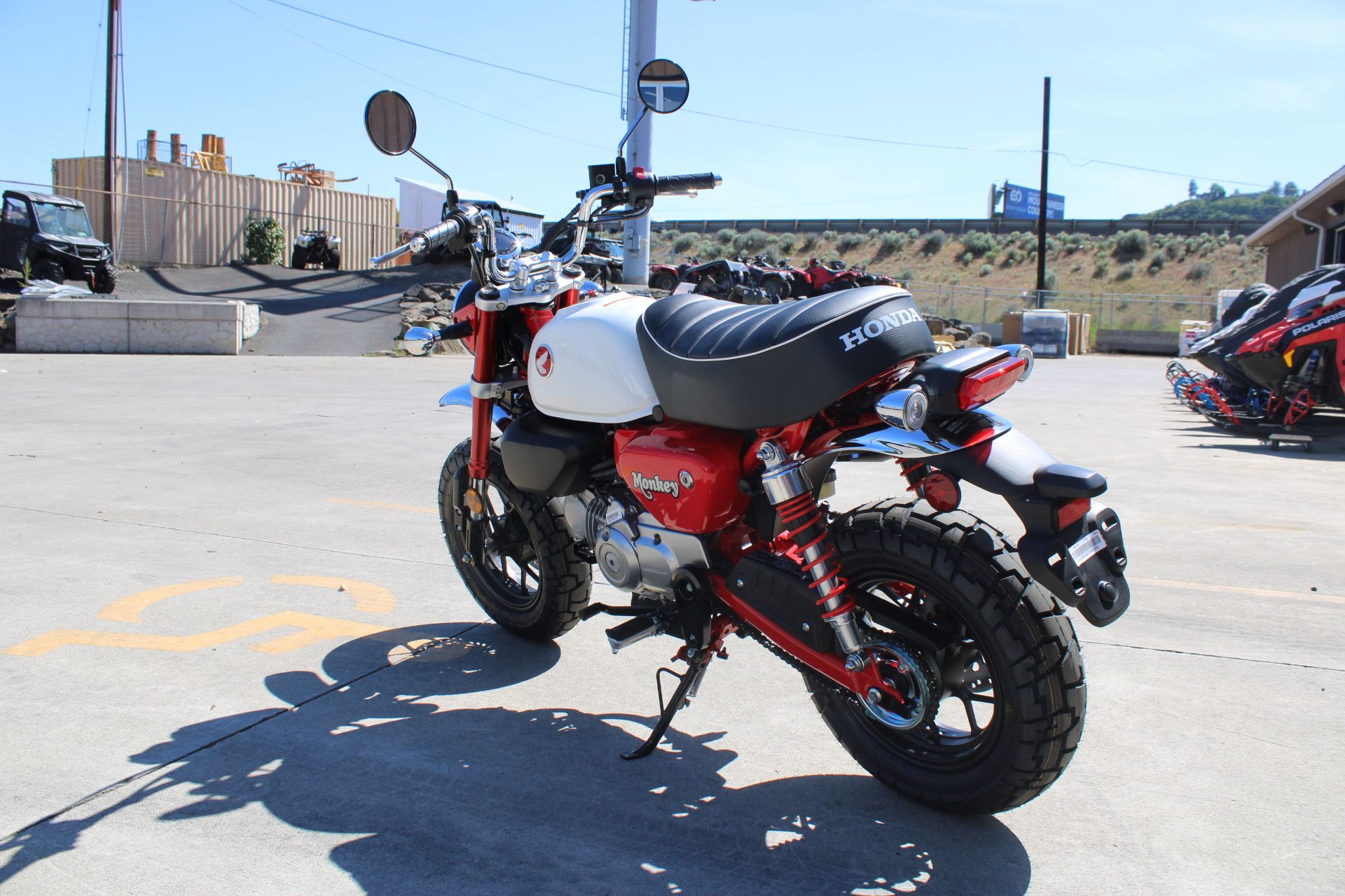 2025 Honda Monkey ABS in The Dalles, Oregon - Photo 5