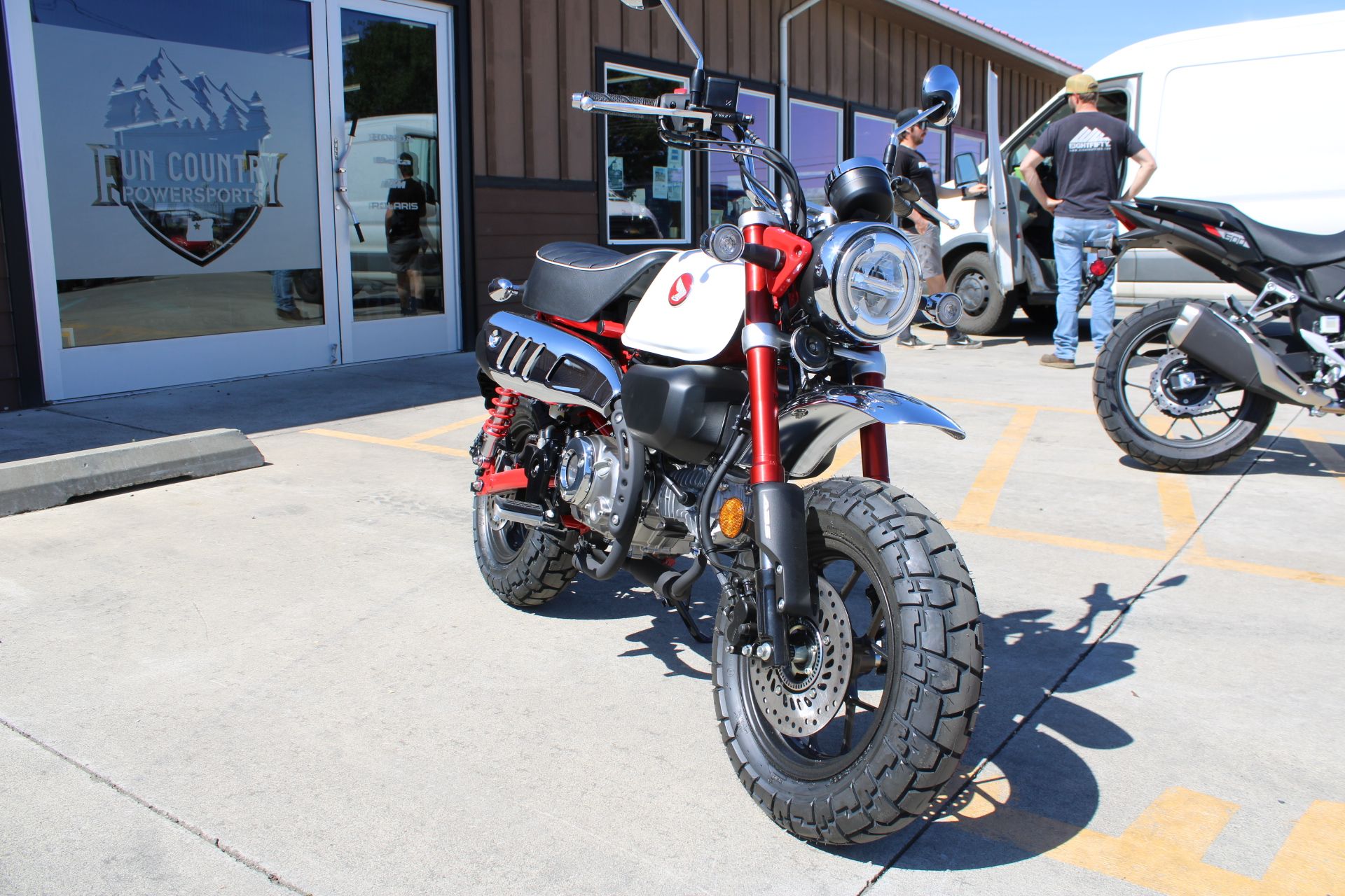 2025 Honda Monkey ABS in The Dalles, Oregon - Photo 3