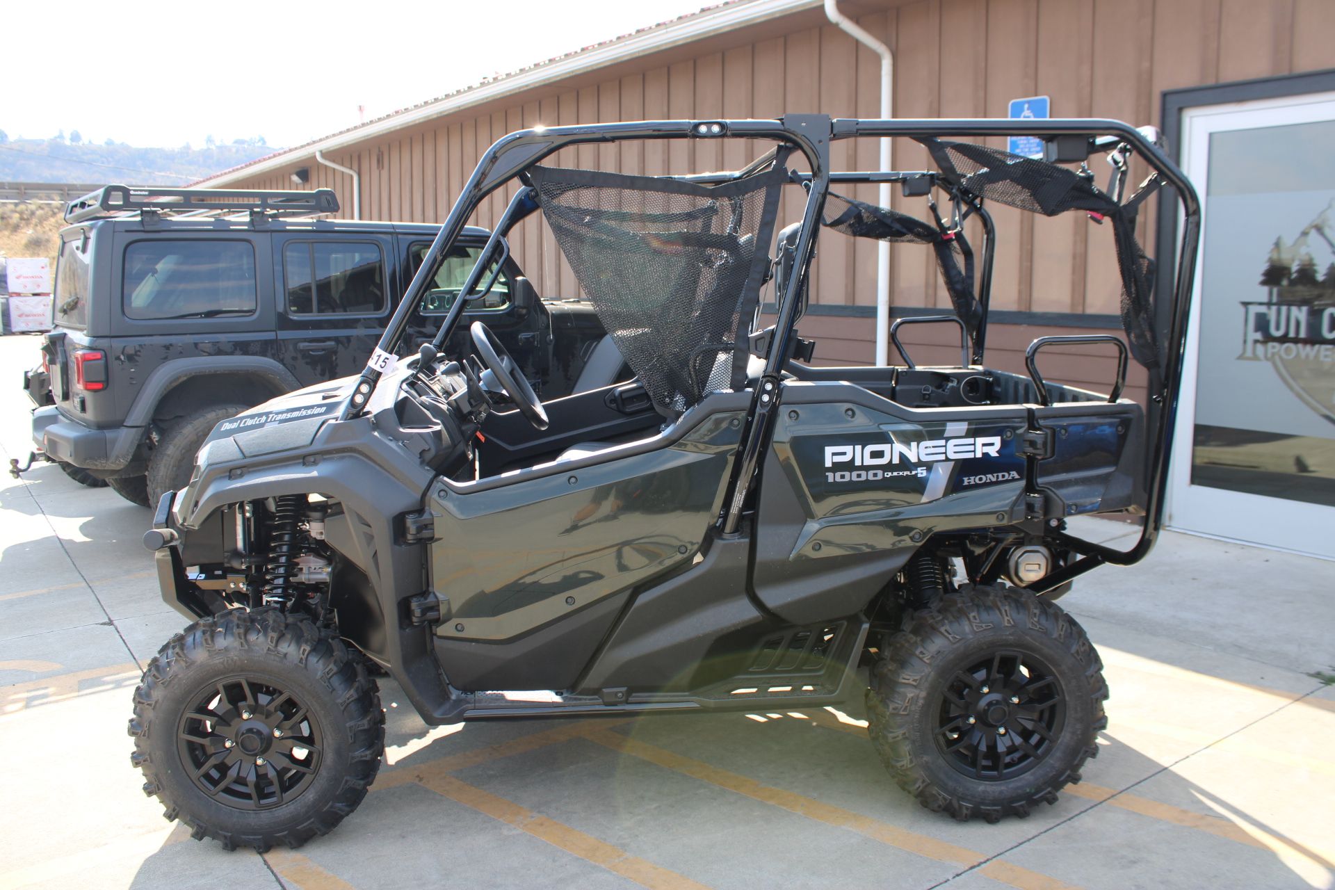 2025 Honda Pioneer 1000-5 Deluxe in The Dalles, Oregon - Photo 4