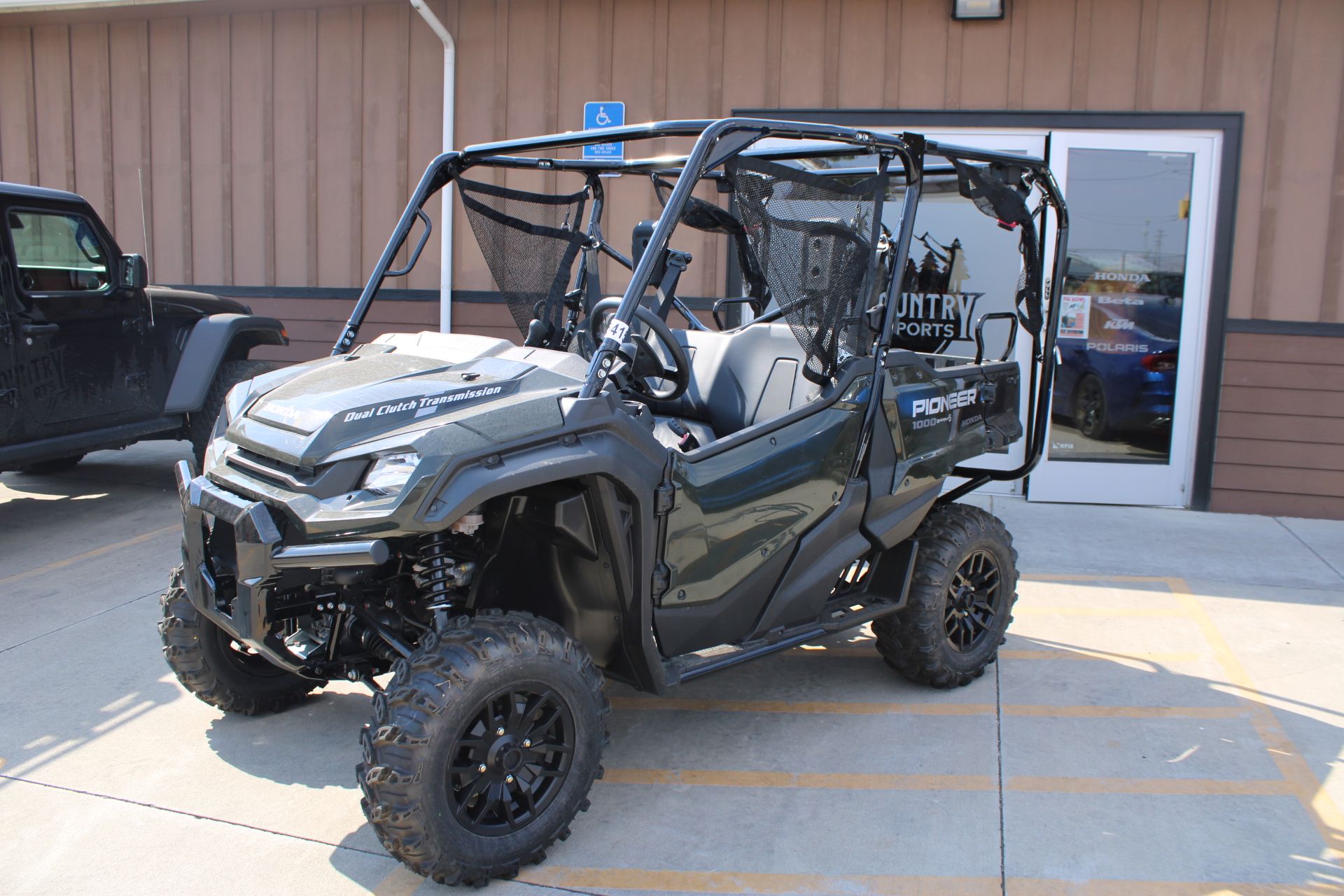 2025 Honda Pioneer 1000-5 Deluxe in The Dalles, Oregon - Photo 3