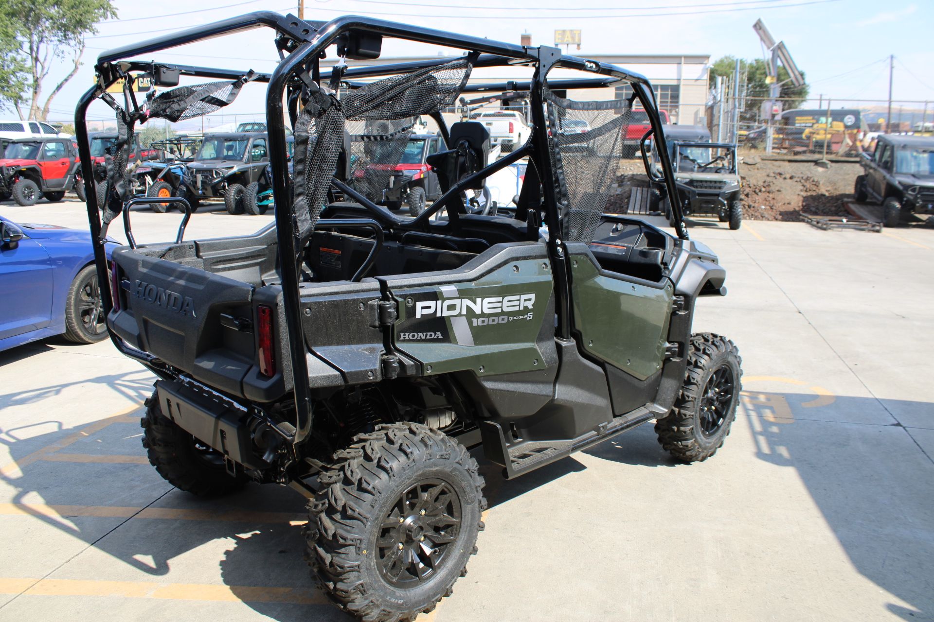2025 Honda Pioneer 1000-5 Deluxe in The Dalles, Oregon - Photo 6