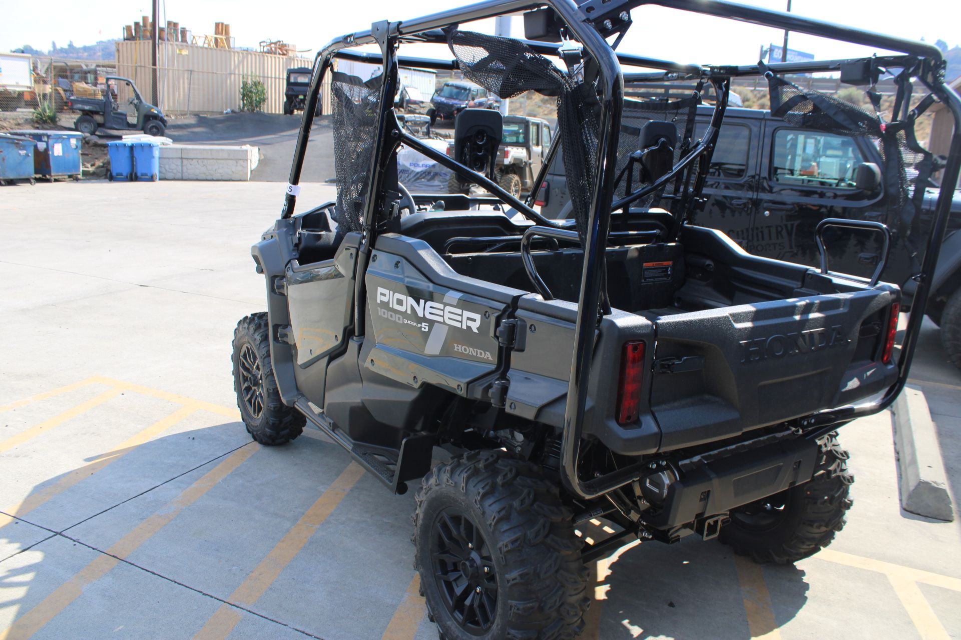 2025 Honda Pioneer 1000-5 Deluxe in The Dalles, Oregon - Photo 8
