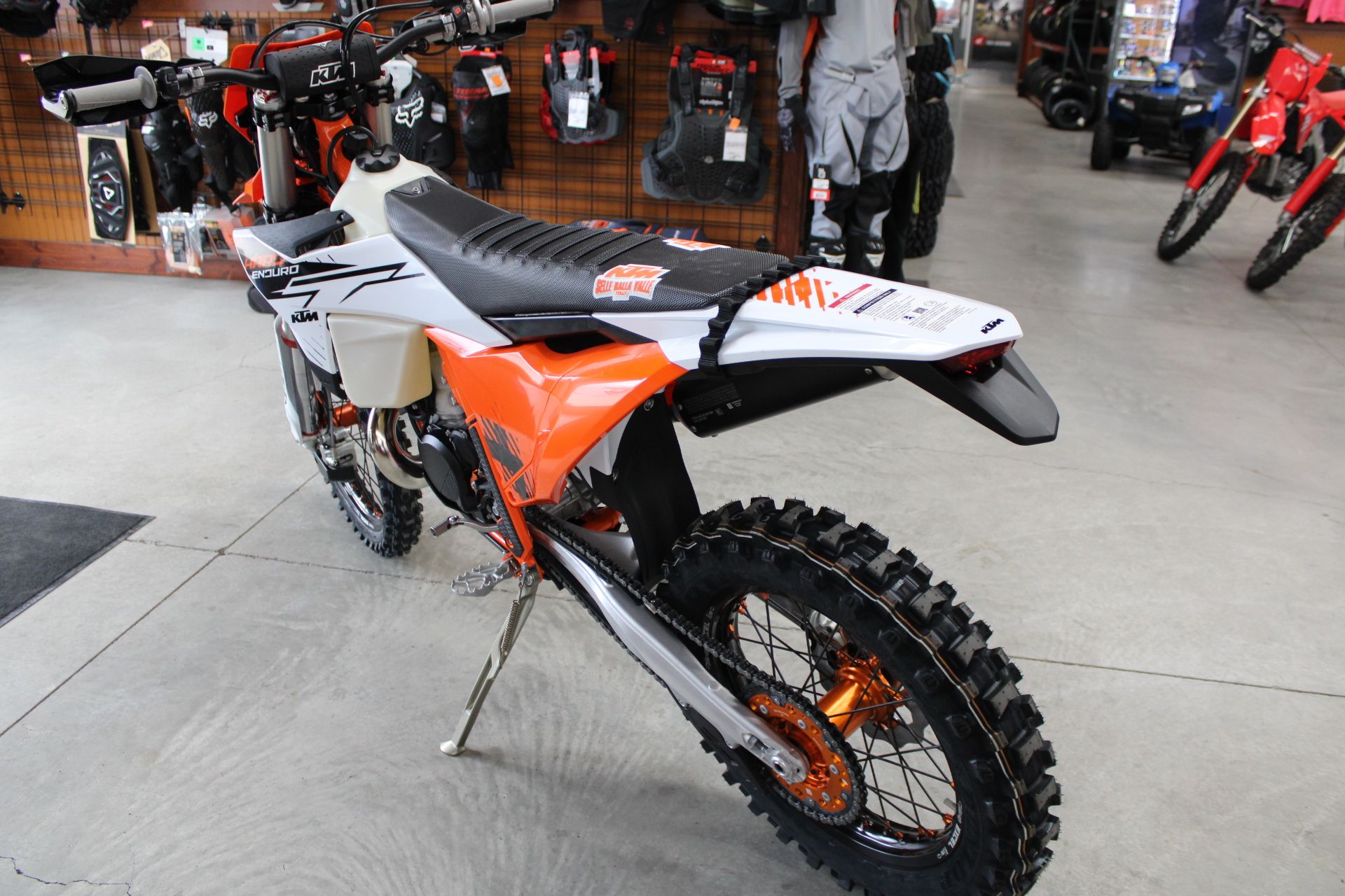 2026 KTM 300 XC-W Hardenduro in The Dalles, Oregon - Photo 8