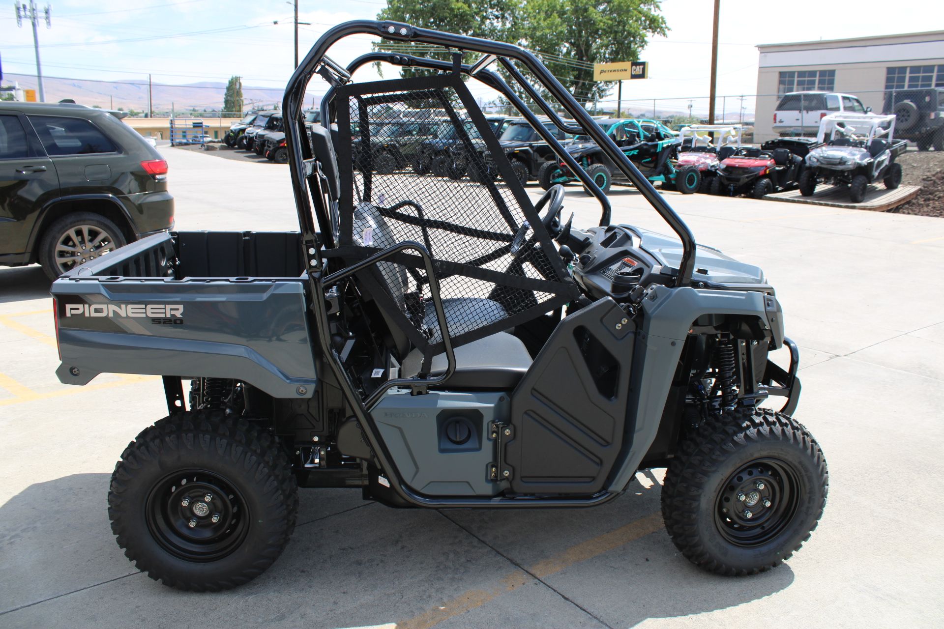 2025 Honda Pioneer 520 in The Dalles, Oregon - Photo 5