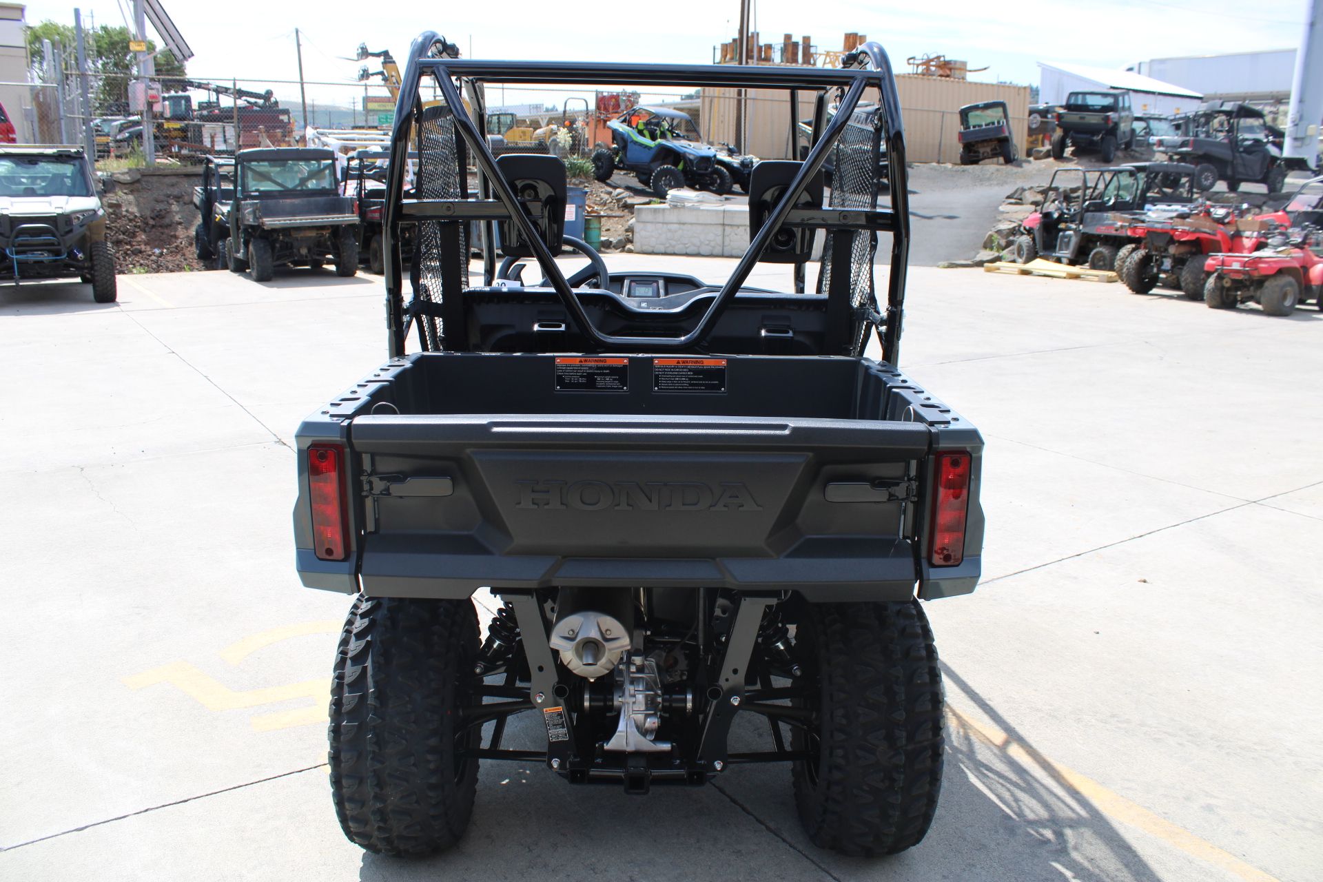2025 Honda Pioneer 520 in The Dalles, Oregon - Photo 7
