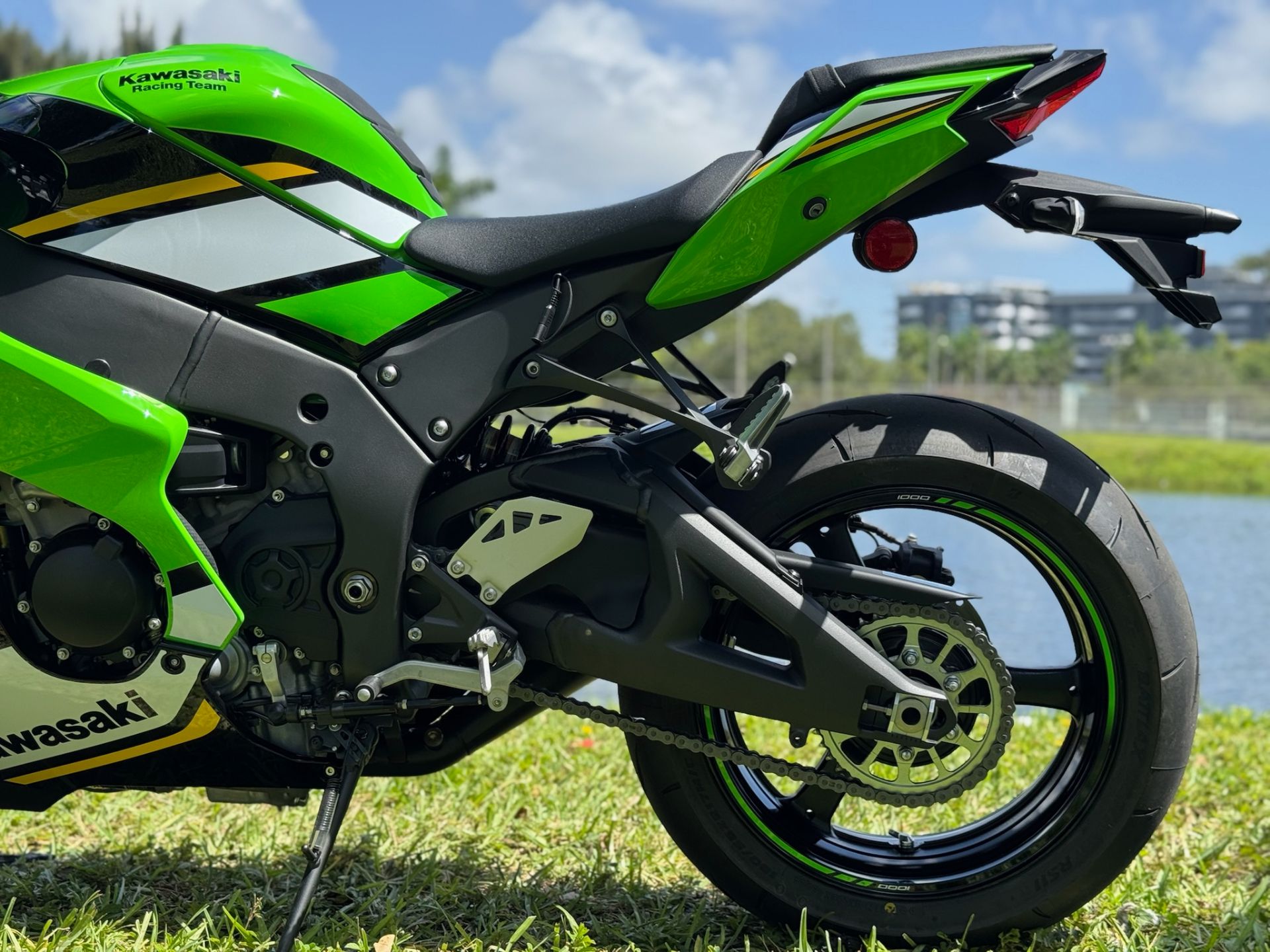 NEWING POWERZONE PZ-C FCI-10 3I-SW 10本 R Used 2025 Kawasaki Ninja ZX-10R KRT Edition ABS Lime Green