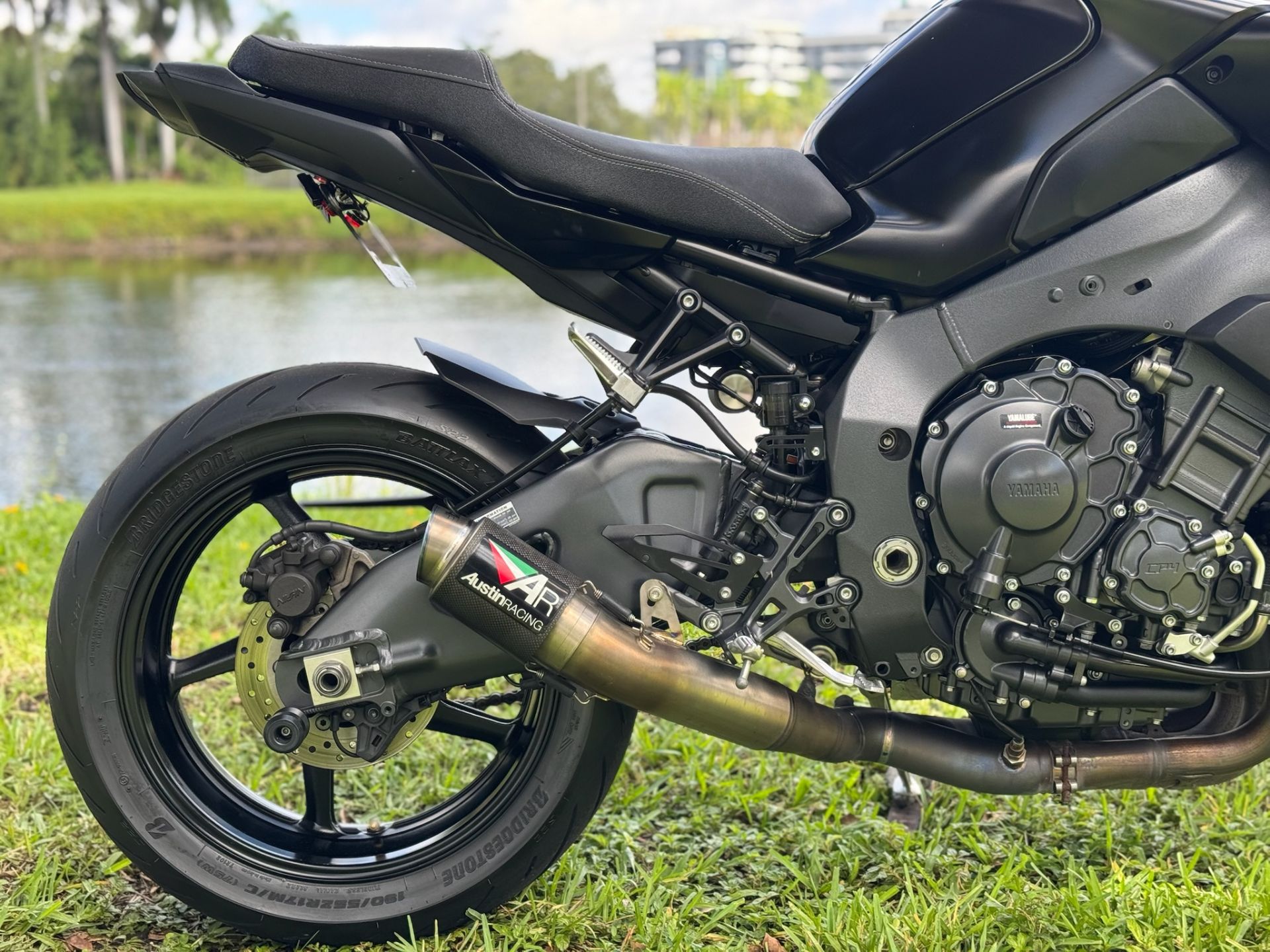2023 Yamaha MT-10 4