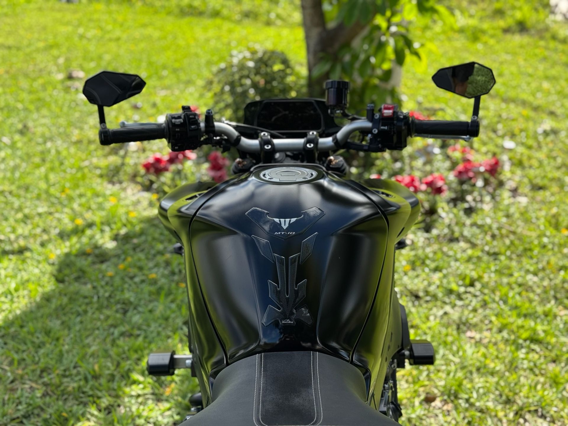 2023 Yamaha MT-10 9