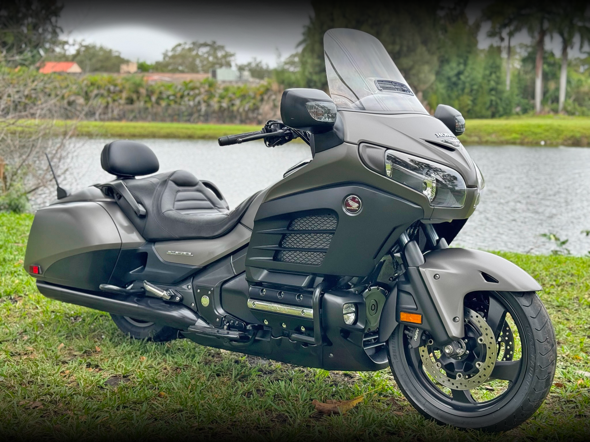 Used 2015 Honda Gold Wing F6B® Deluxe Matte Silver | Motorcycles