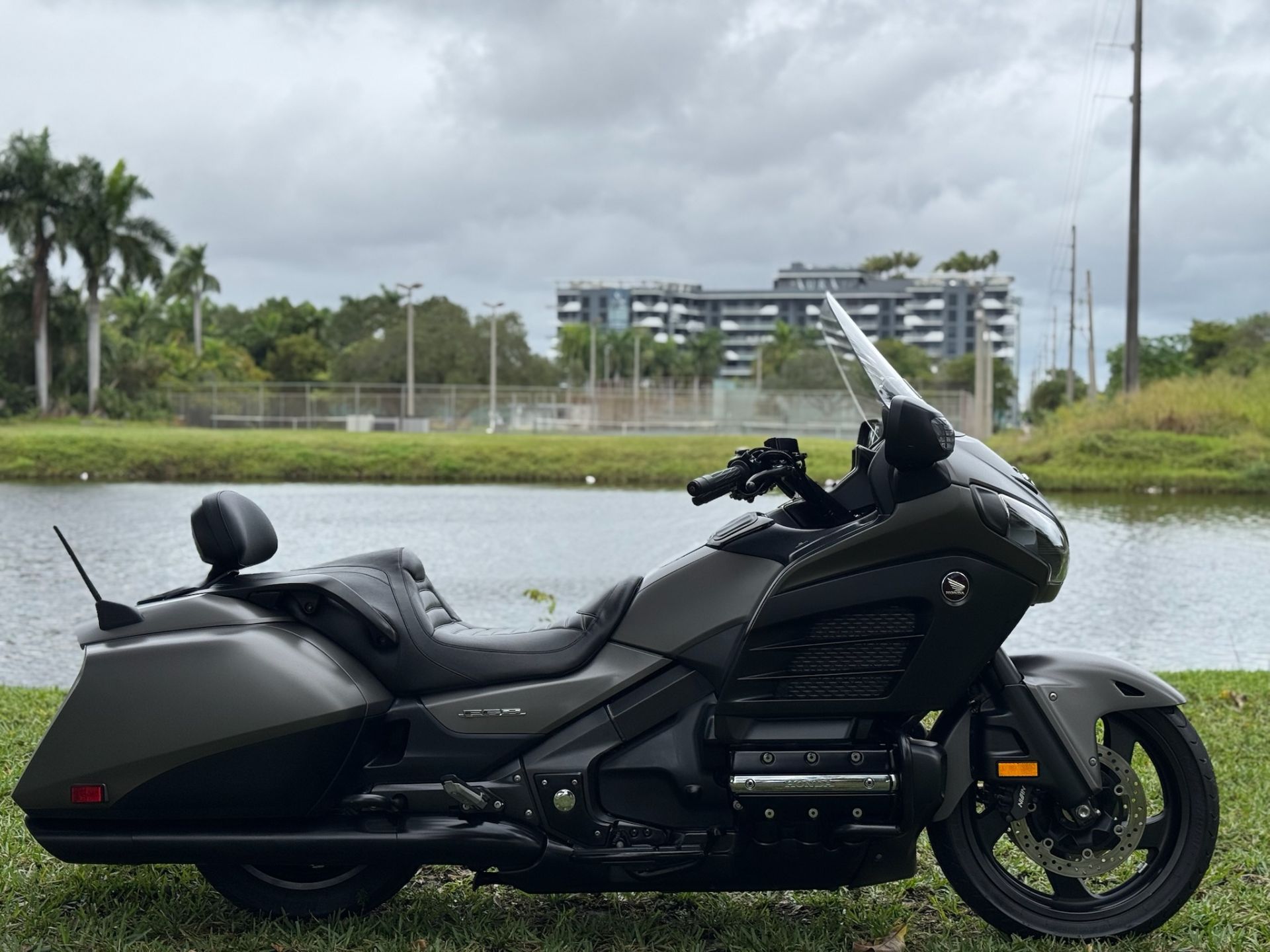 Used 2015 Honda Gold Wing F6B® Deluxe Matte Silver | Motorcycles