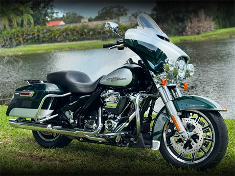 ファントム For Sale: Used Bikes at Patagonia Motorcycles, North Miami