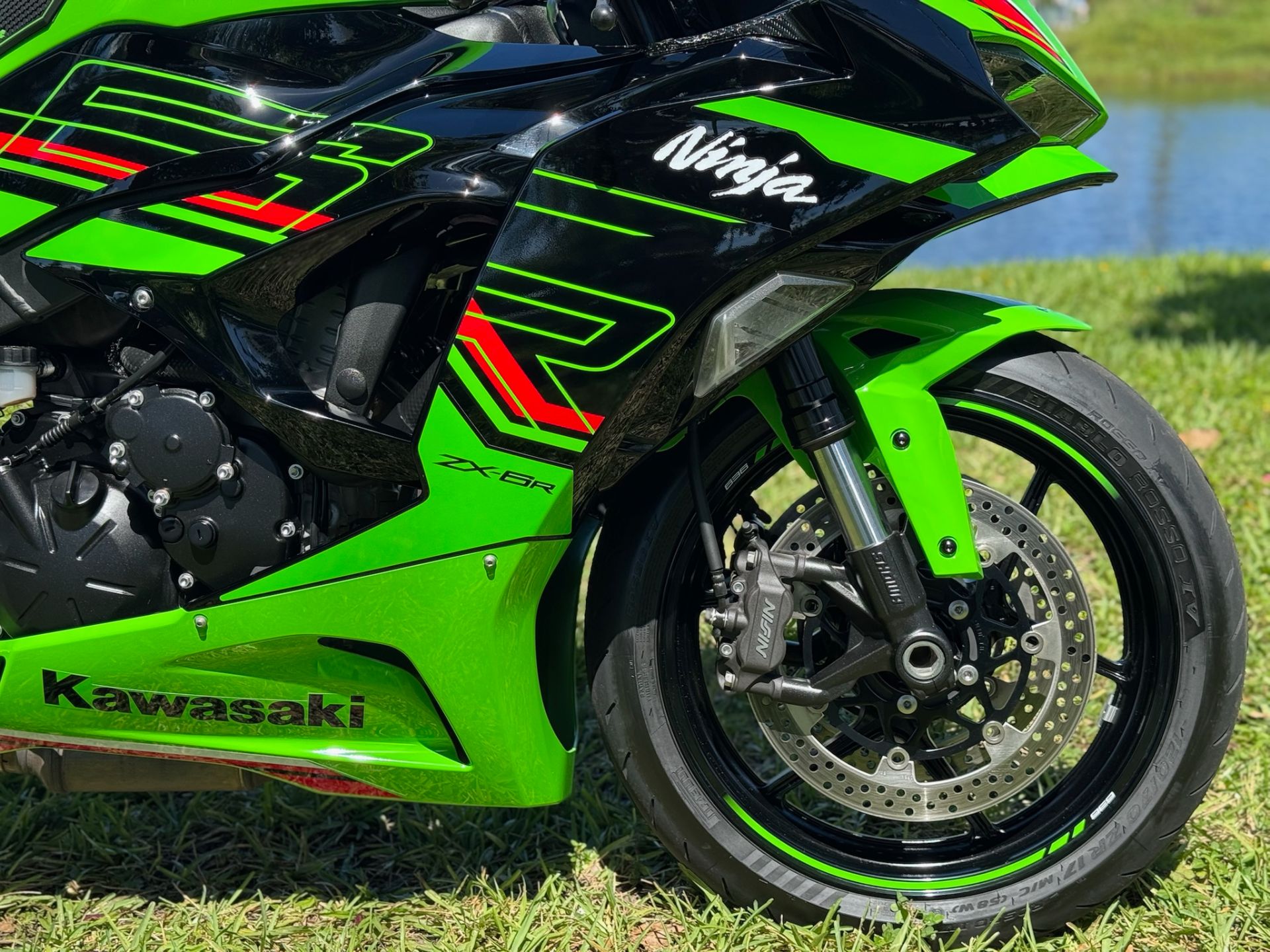 カゲロウ 2024 Kawasaki Ninja® ZX™-4R ABS UA13615 | Kevin Powell
