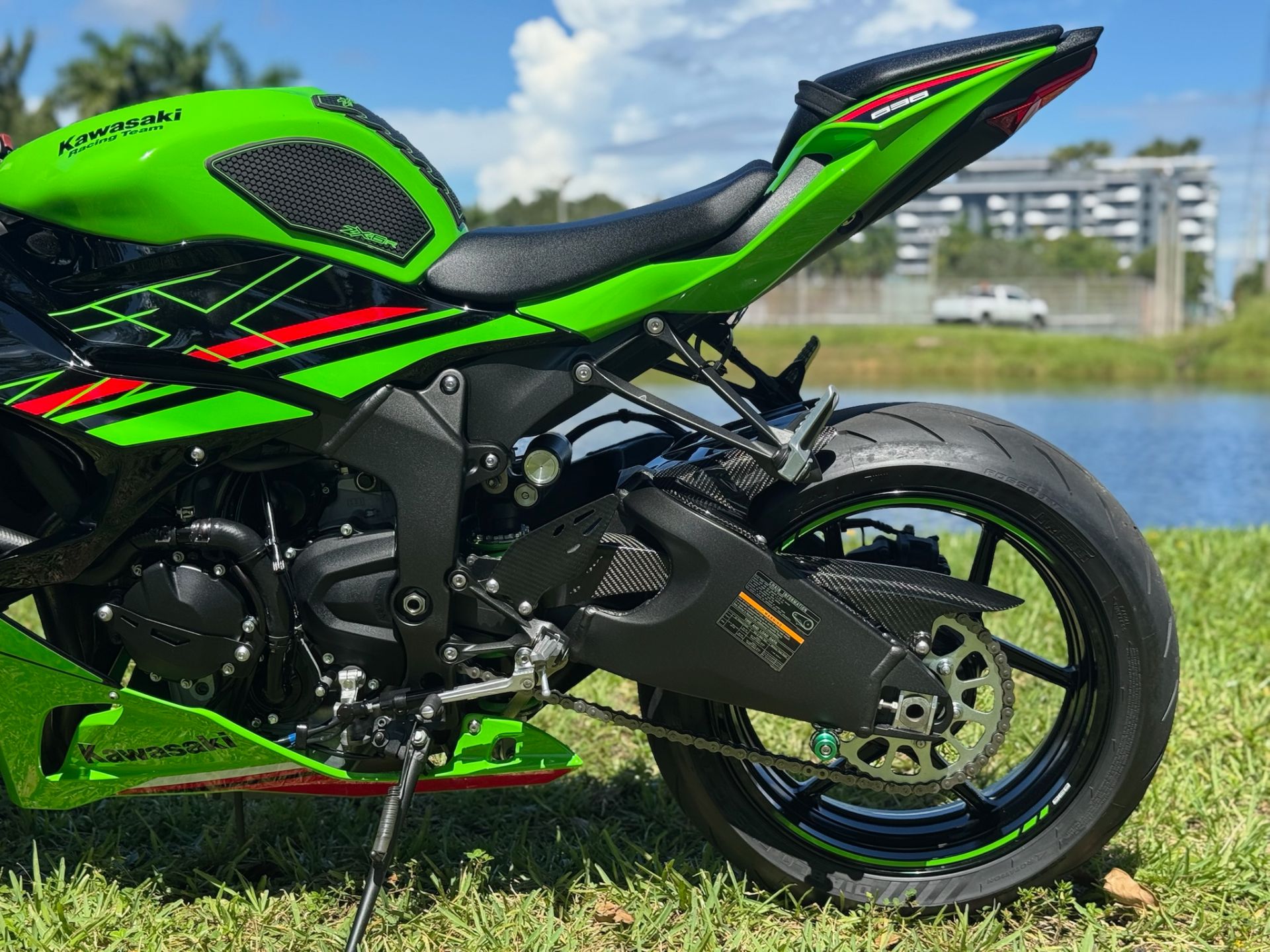 もか KAWASAKI NINJA ZX-6R ABS 2024 COWLING,SIDE,LH,M.G.GRAY 55028