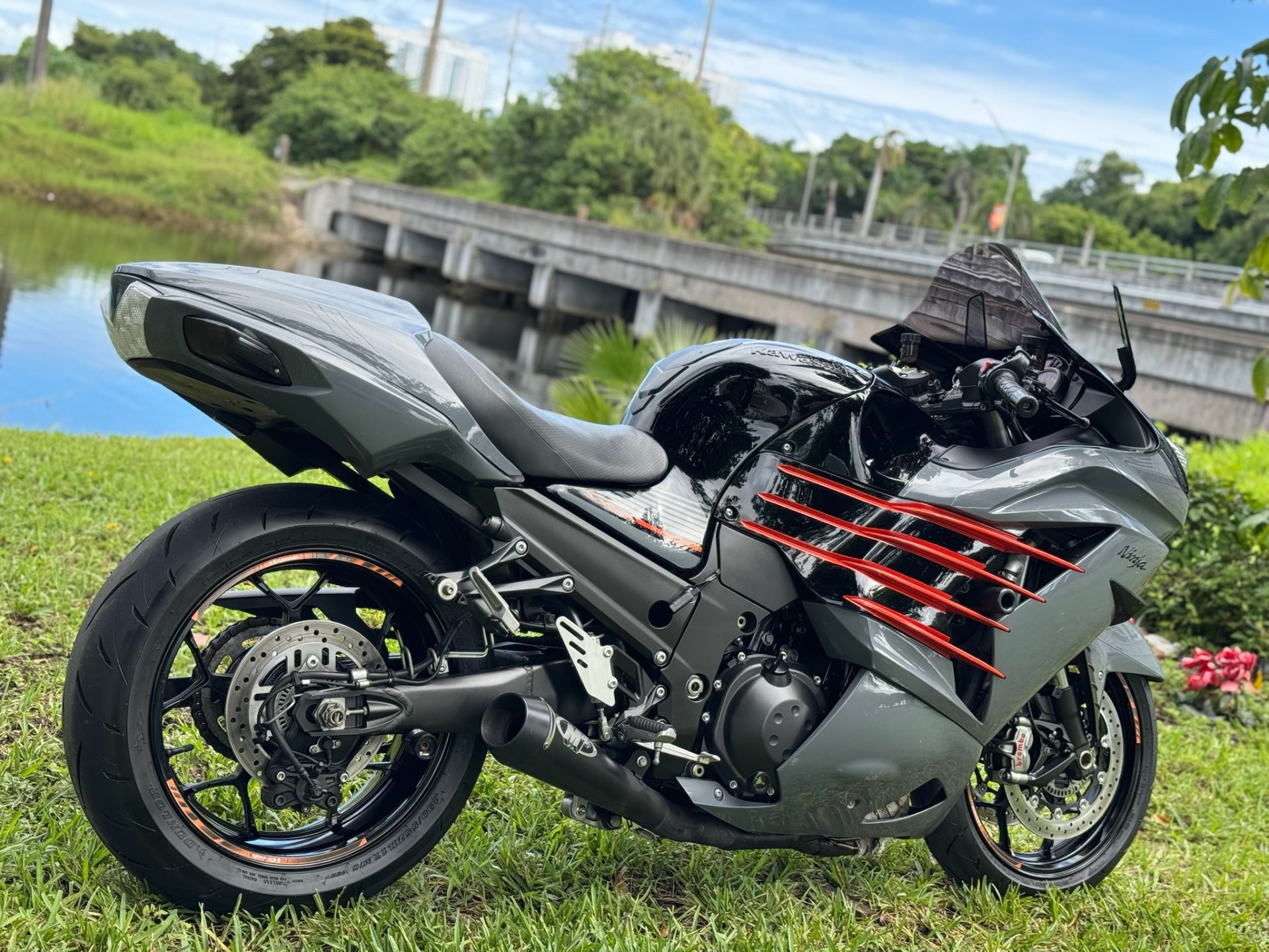Used 2018 Kawasaki Ninja ZX-14R ABS SE Pearl Storm Gray / Ebony