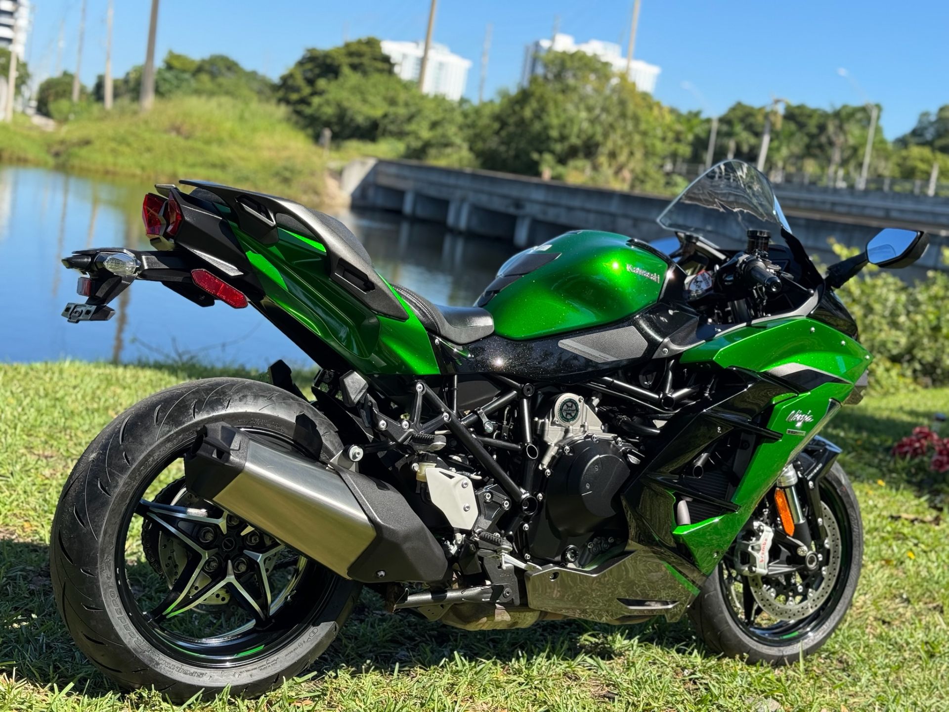 Used 2020 Kawasaki Ninja H2 SX SE+ Emerald Blazed Green / Metallic