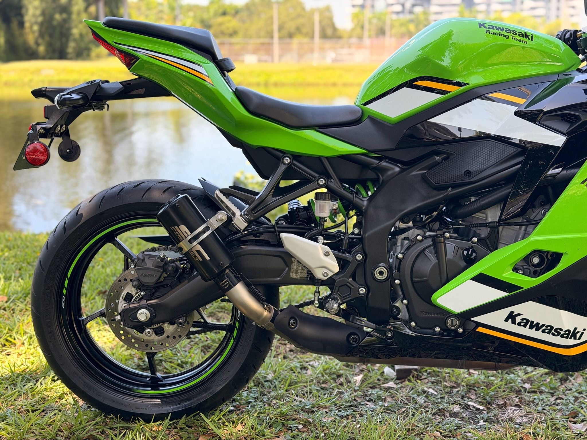 2025 Kawasaki Ninja® ZX-4RR ABS 4