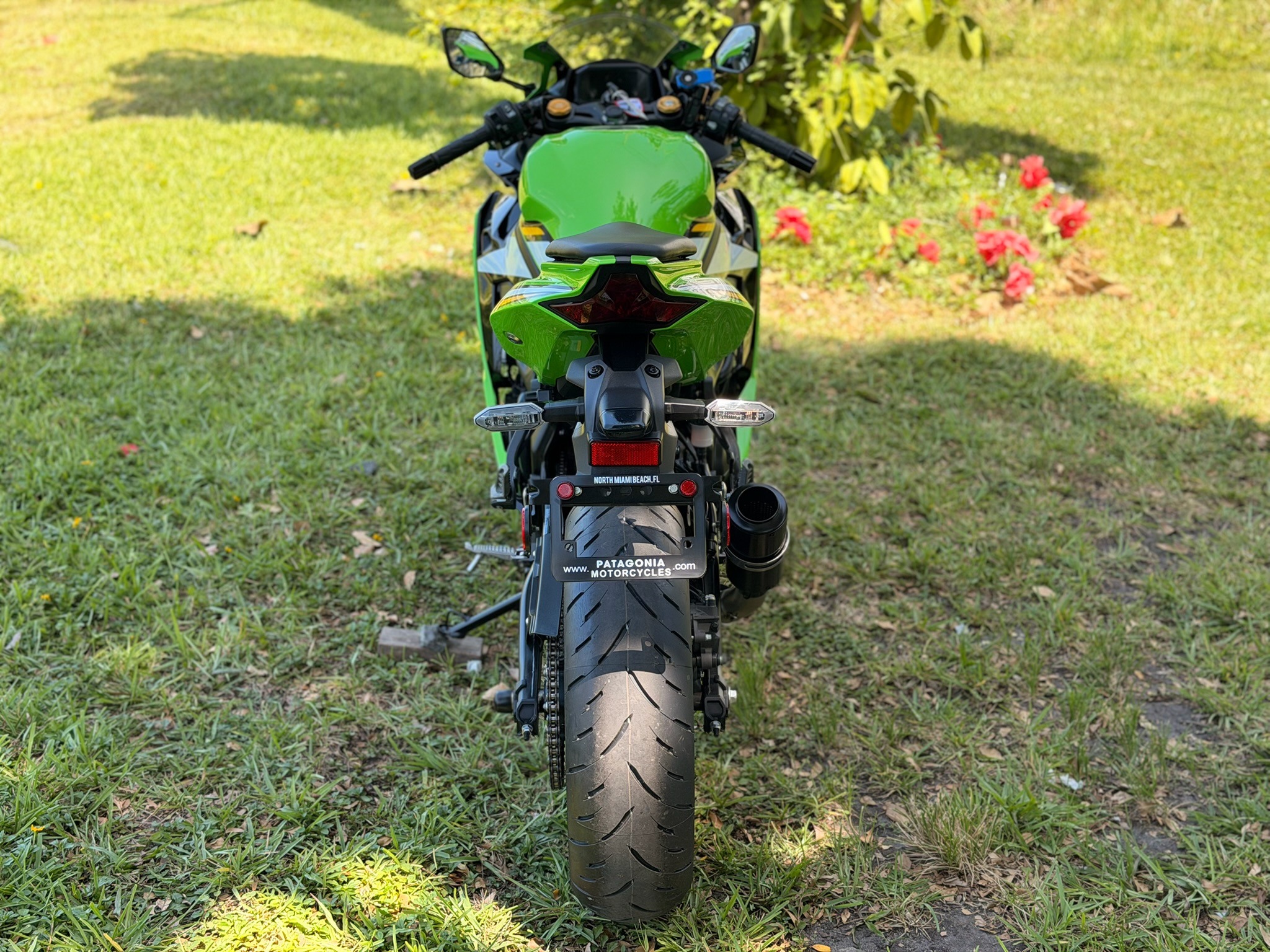 2025 Kawasaki Ninja® ZX-4RR ABS 10